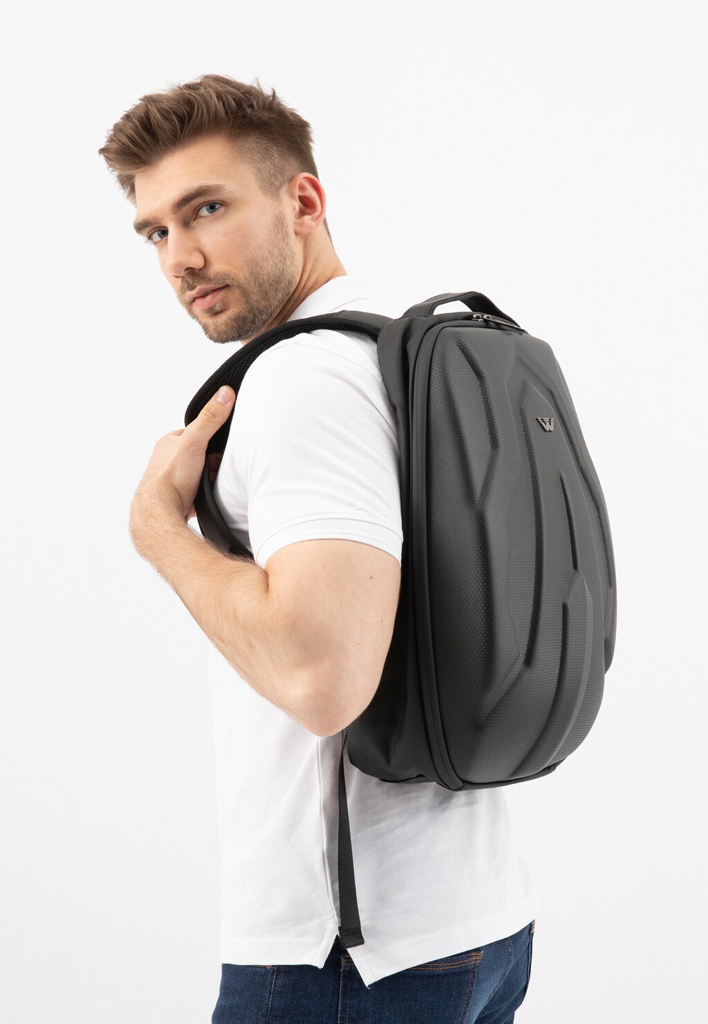 Pojemny czarny plecak z portem USB, wejściem na słuchawki, kieszenią na laptopa 15,6 cali 80214-11 Widok 10