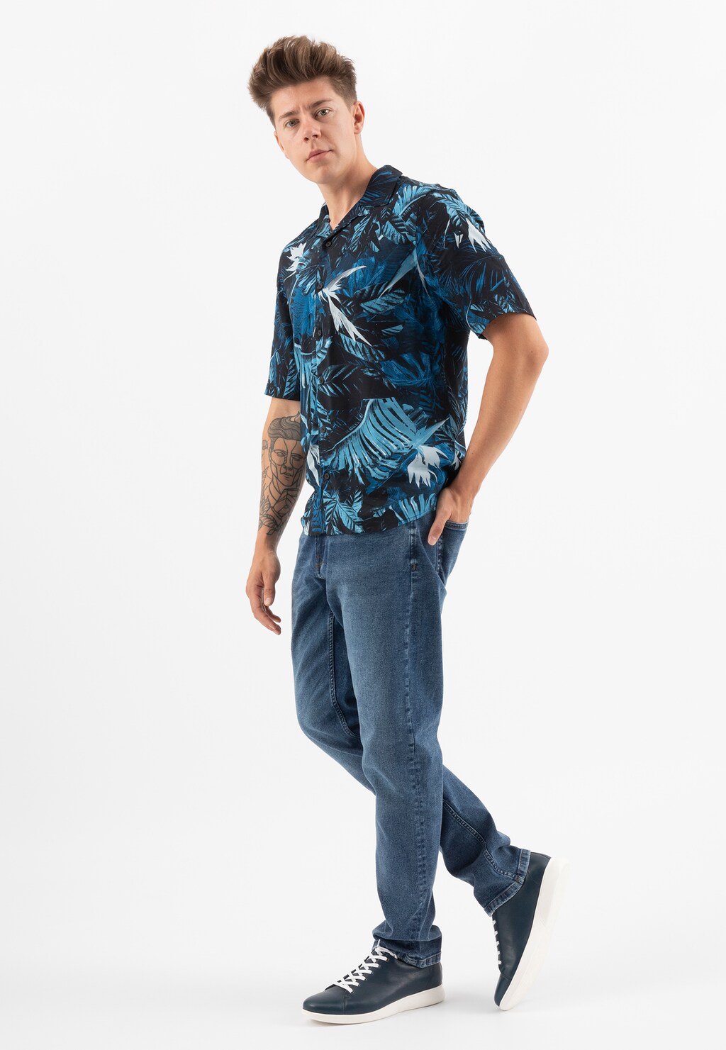 Granatowe trampki męskie ze skóry licowej 10028-56 Widok 7