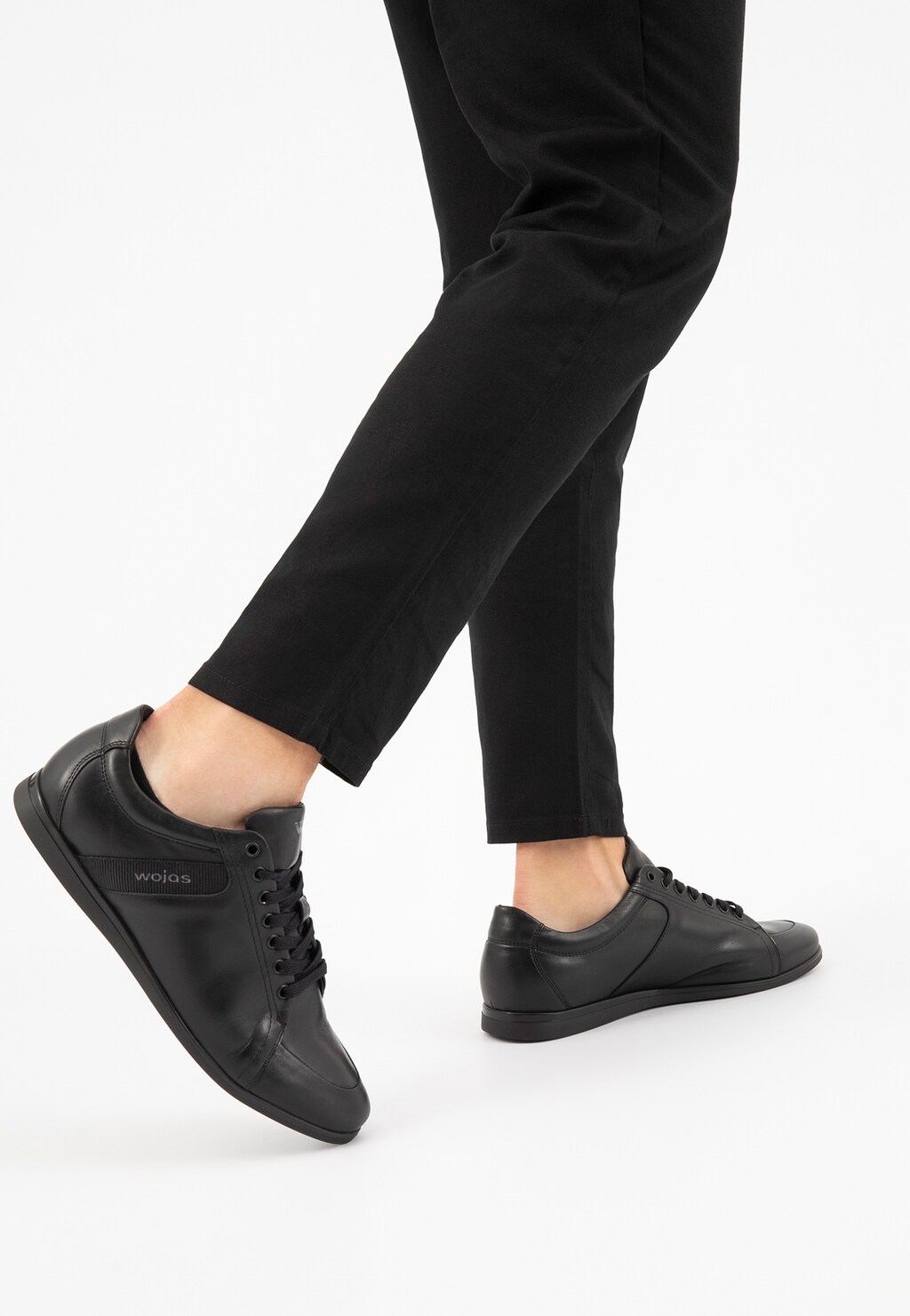 Pánske elegantné tenisky z nadčasovej čiernej kože 10052-81 Widok 8