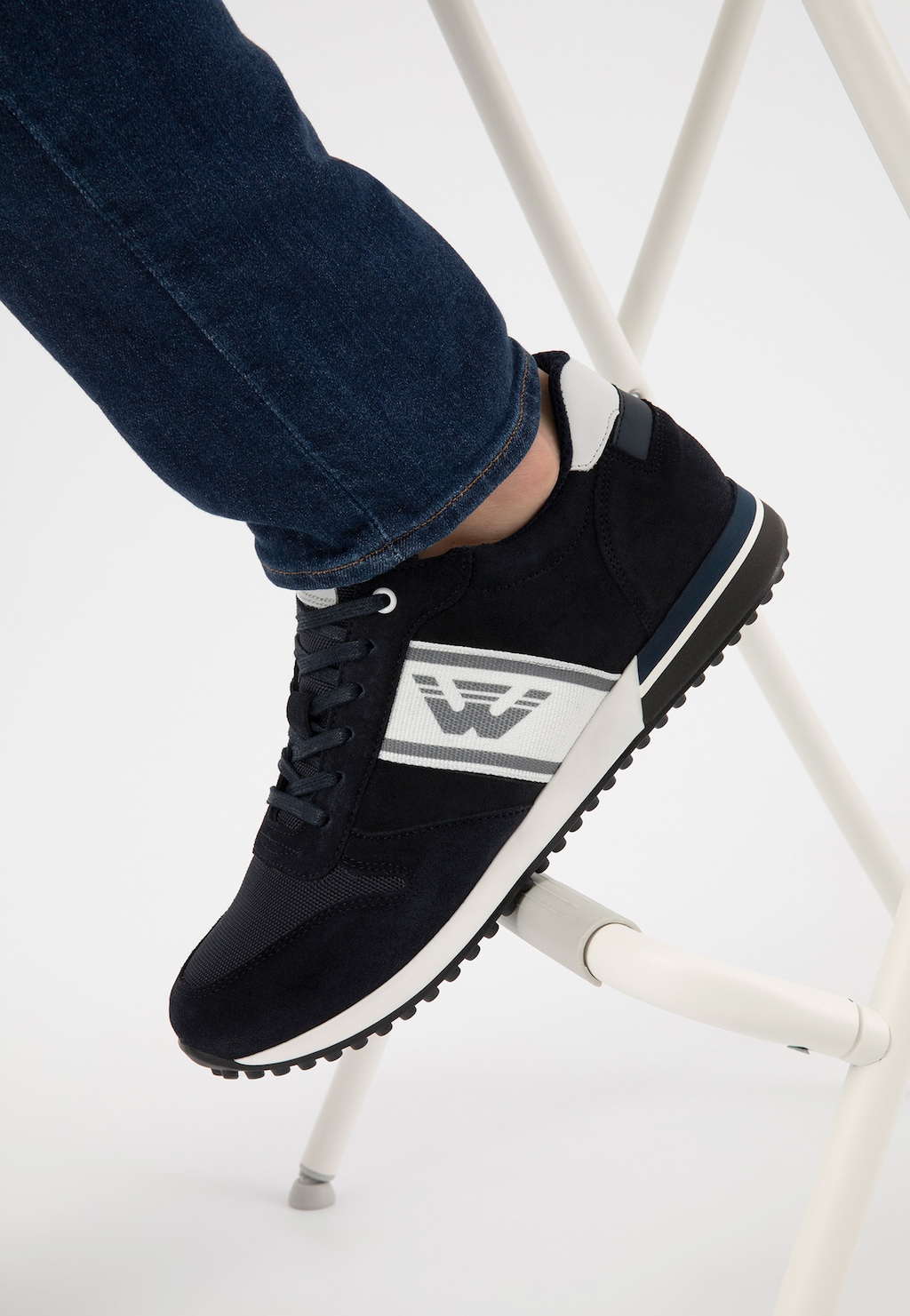 Granatowo-białe sneakersy męskie z monogramem 10090-66 Widok 8