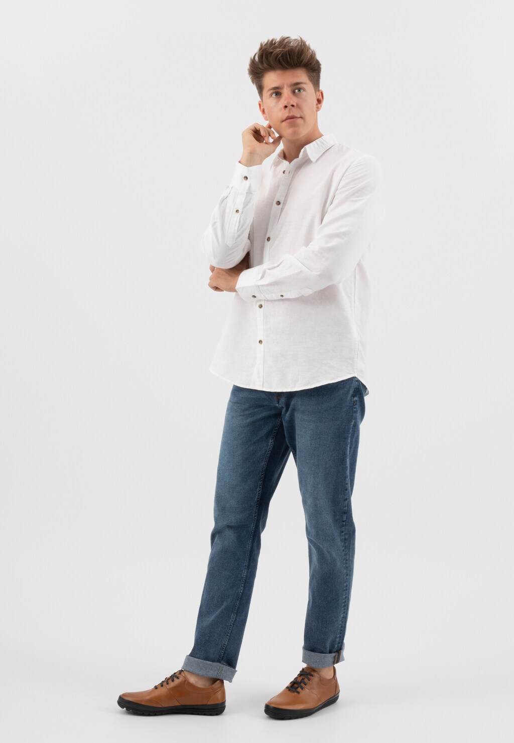 Jasnobrązowe sneakersy męskie z linii comfort 10100-73 Widok 7