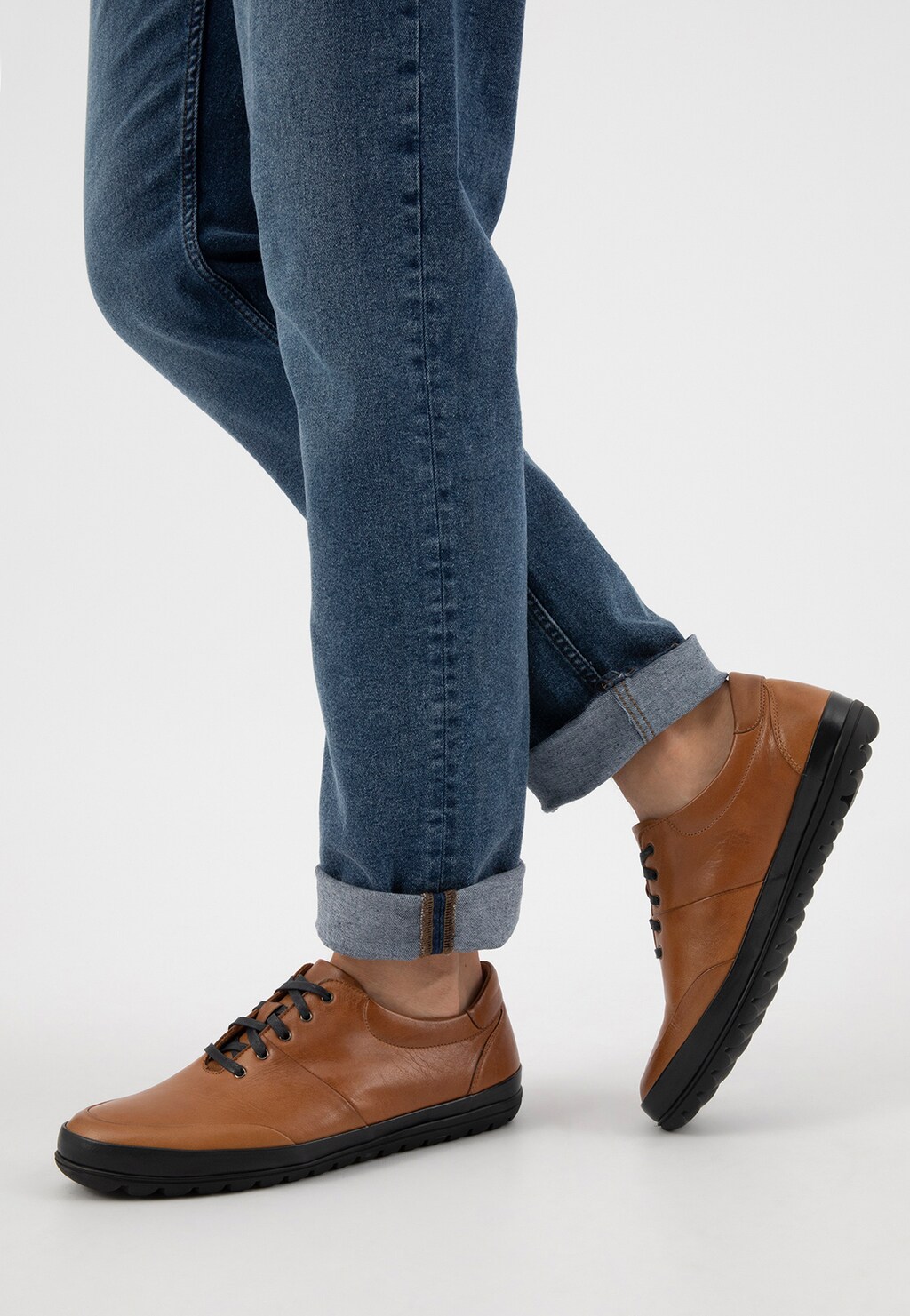 Jasnobrązowe sneakersy męskie z linii comfort 10100-73 Widok 8