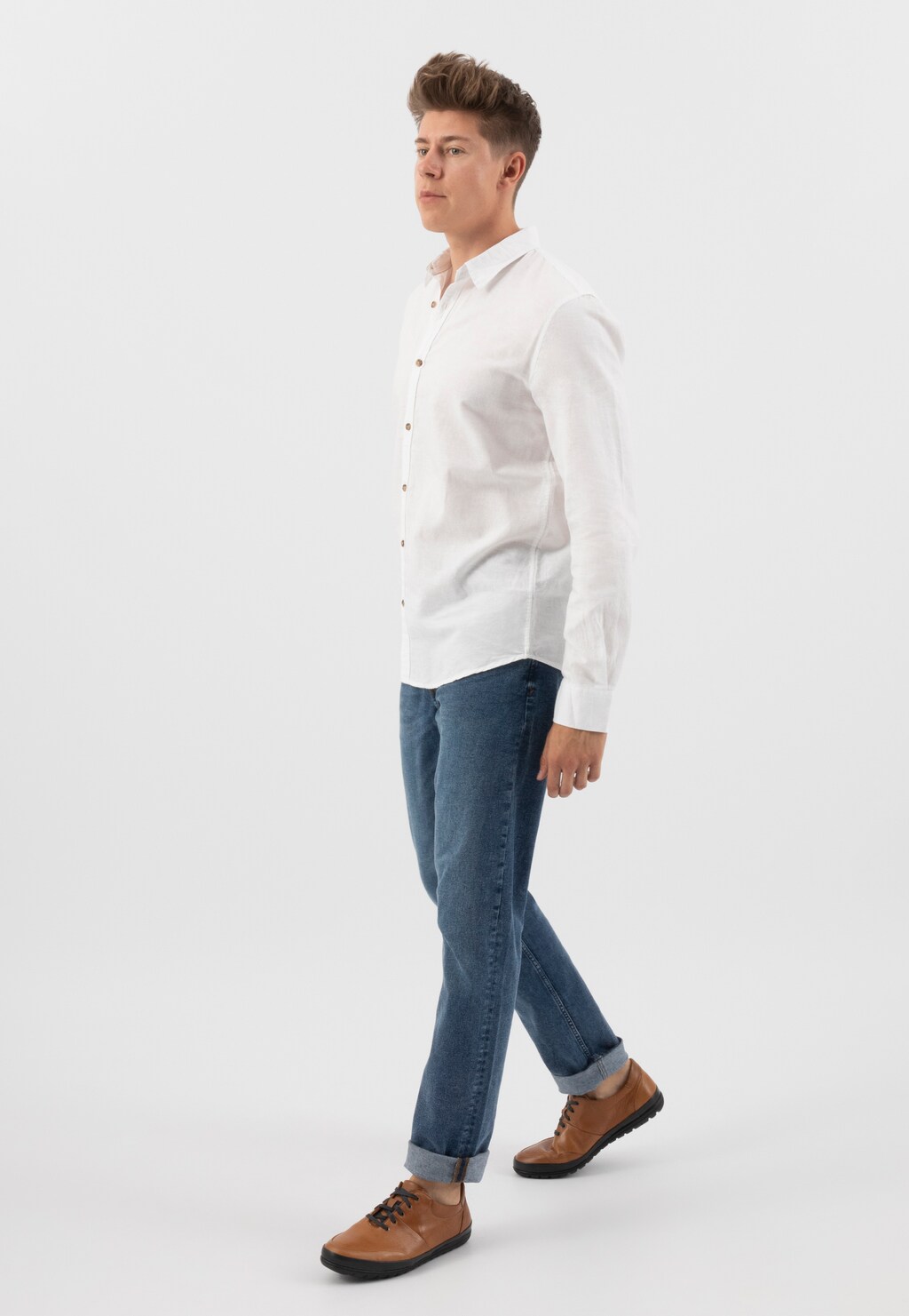 Jasnobrązowe sneakersy męskie z linii comfort 10100-73 Widok 9