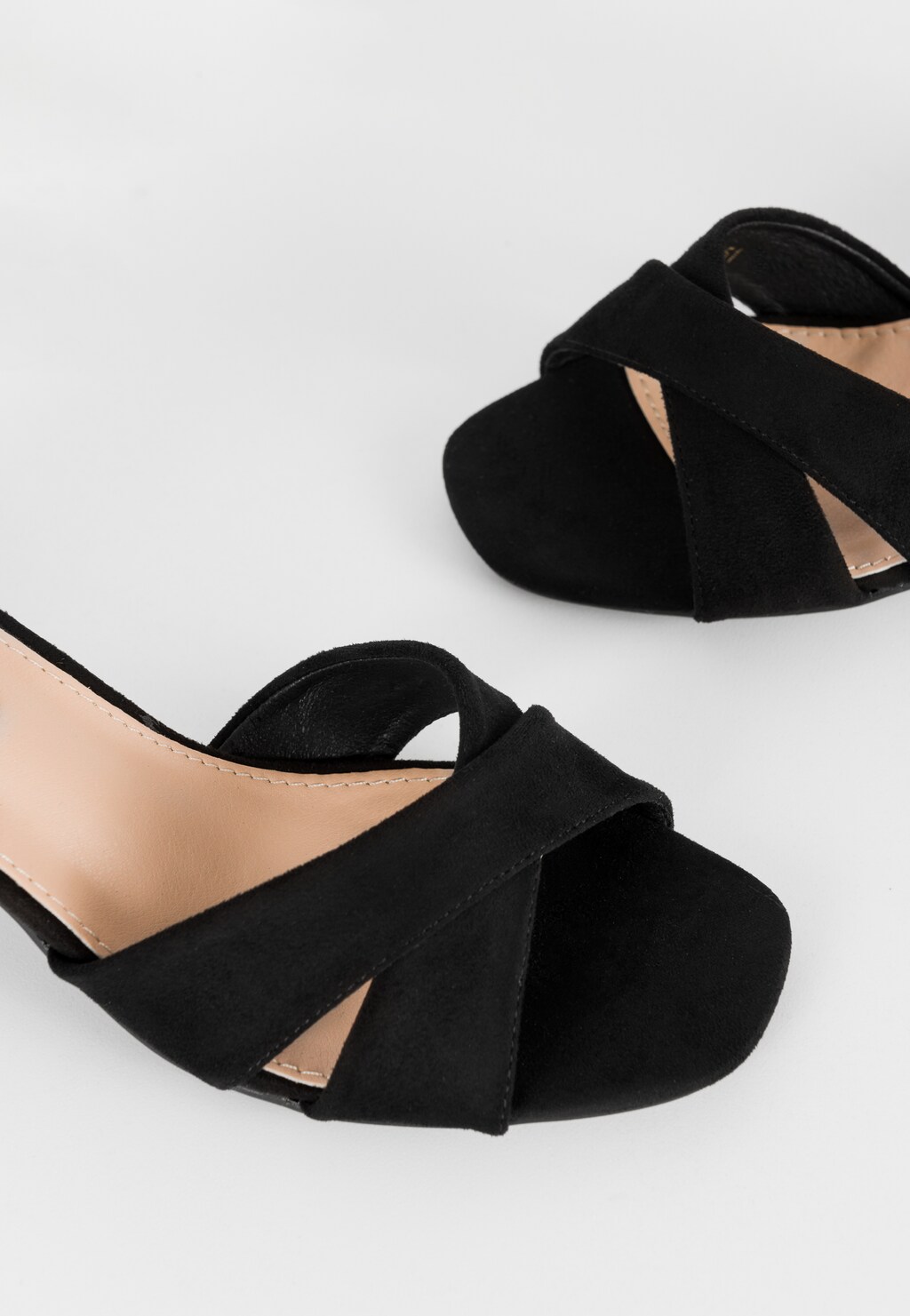 Čierne sandále na opätku využijete na párty aj do práce WJS74046-61 Widok 4