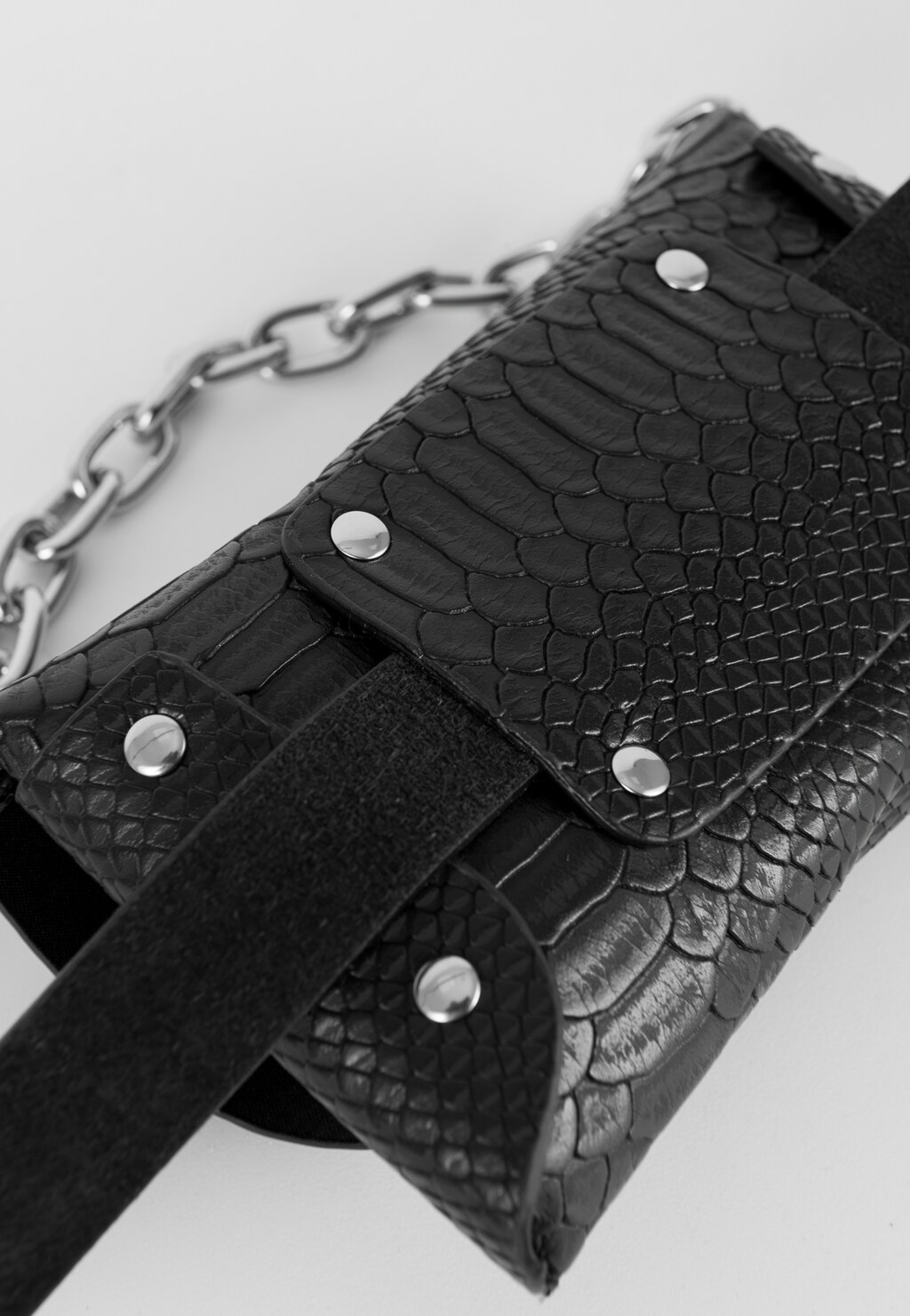 WJS czarna saszetka damska na pasku WJS93011-51 Widok 3