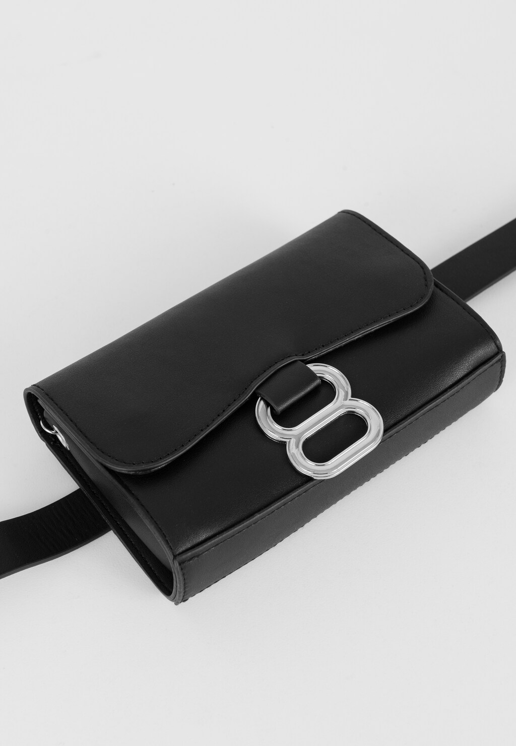 WJS mała czarna saszetka damska ze srebrnym łańcuszkiem WJS93012-51 Widok 4