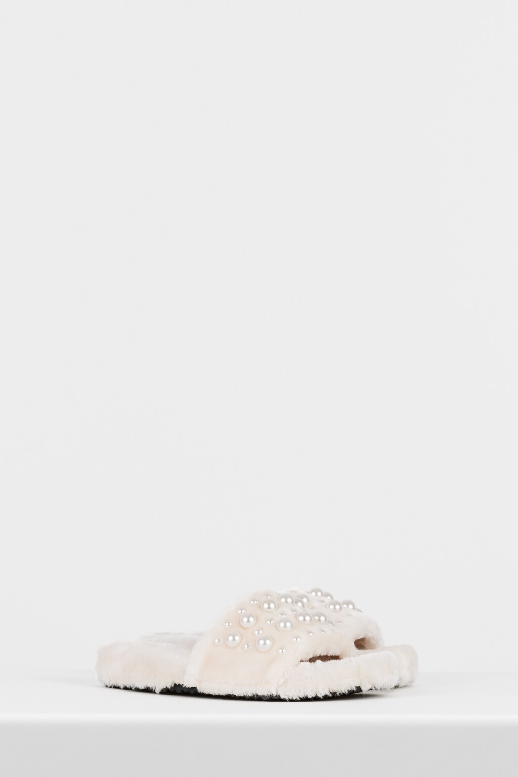 WJS puchate kapcie damskie off-white z perełkami WJS39000-14 Widok 2