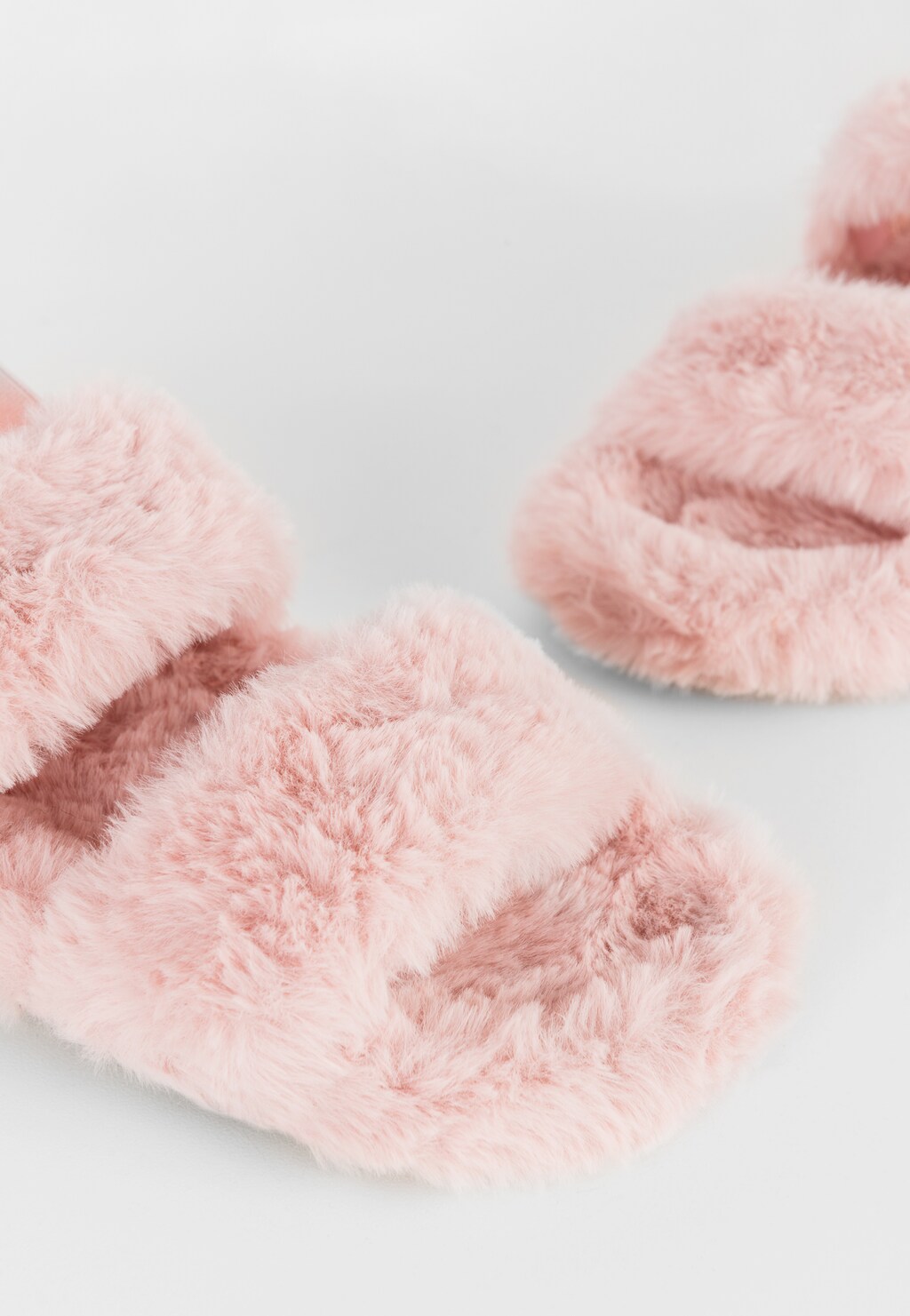 WJS różowe puchate kapcie z gumką na piętę WJS39005-15 Widok 3