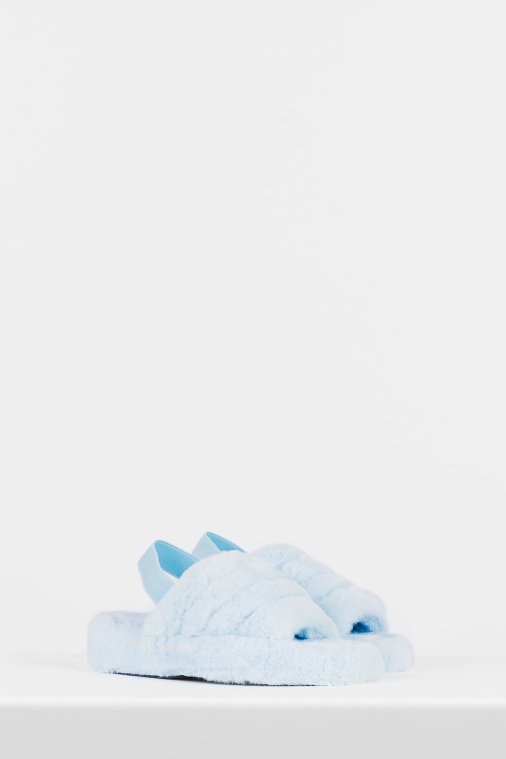 WJS niebieskie kapcie ze sztucznego futra z gumką WJS39006-16 Widok 2