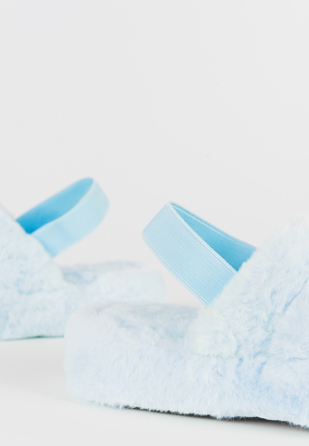 WJS niebieskie kapcie ze sztucznego futra z gumką WJS39006-16 Widok 4