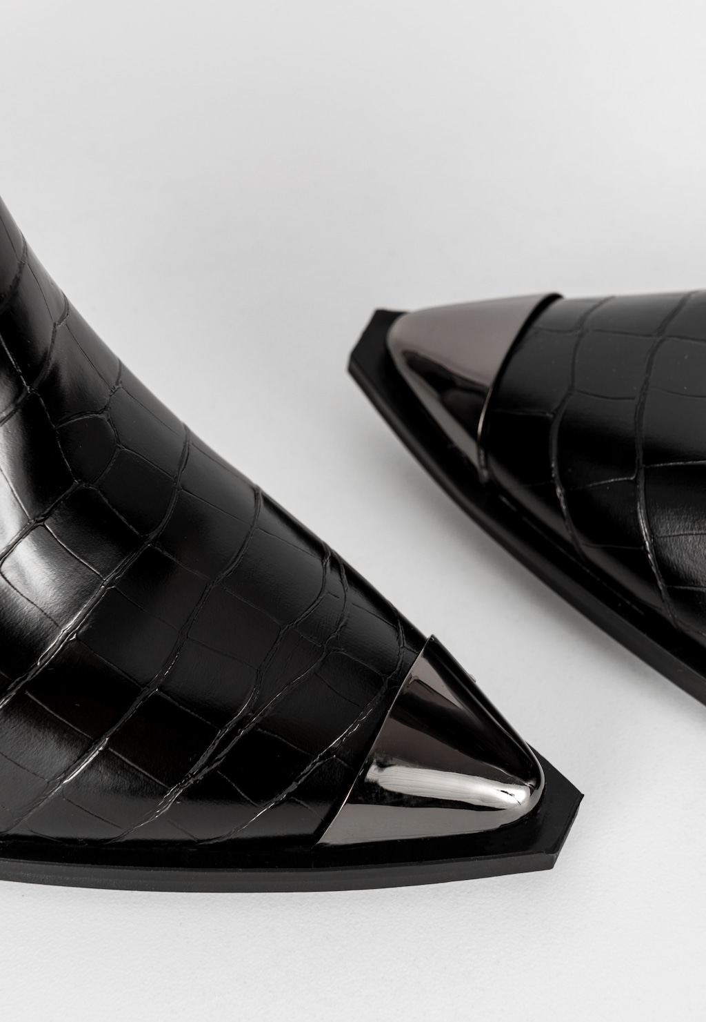 WJS czarne kowbojki damskie z tłoczeniem w skórę krokodyla WJS46064-51 Widok 4