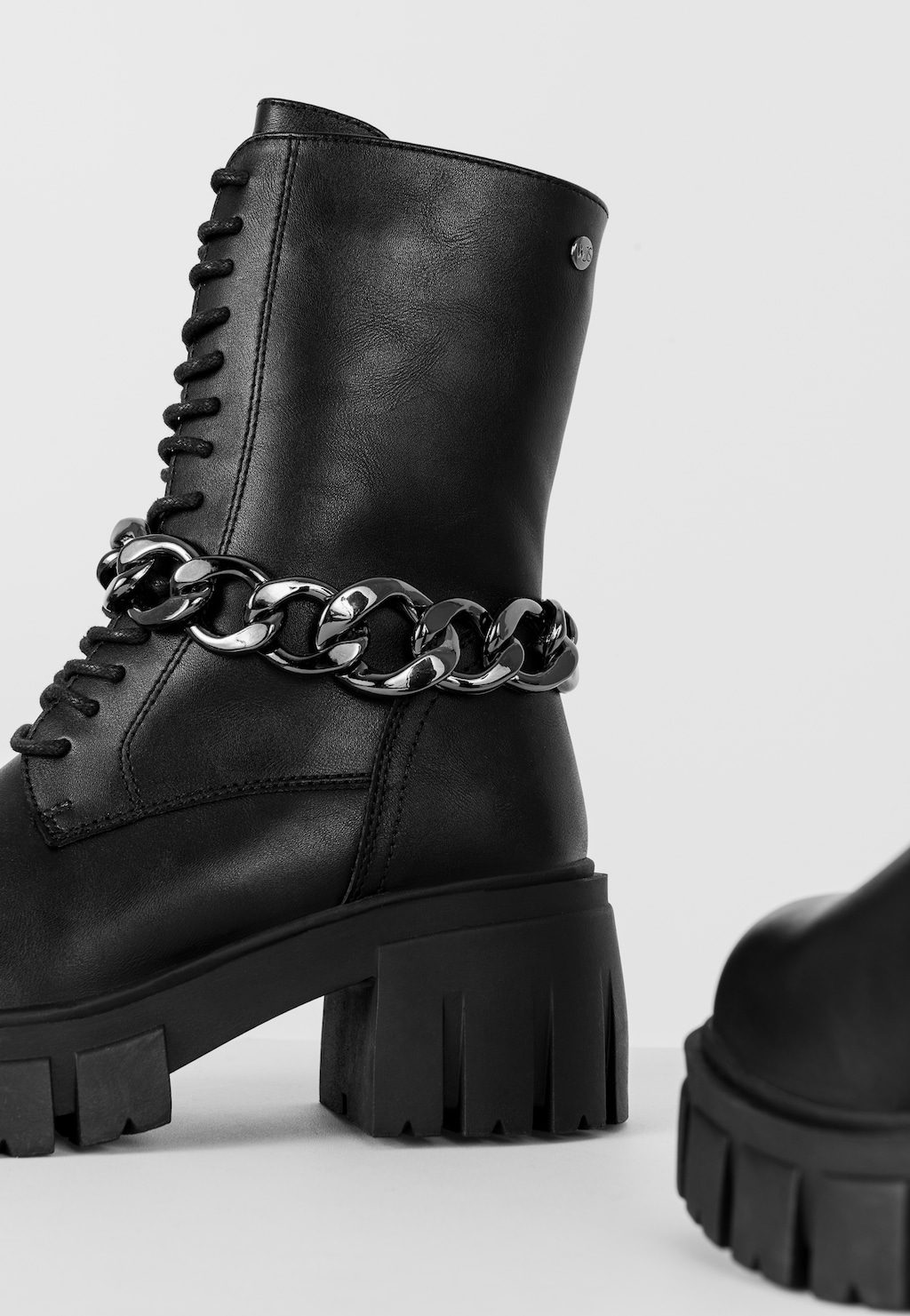 WJS czarne trzewiki damskie z ekoskóry z łańcuchem WJS55032-51 Widok 4