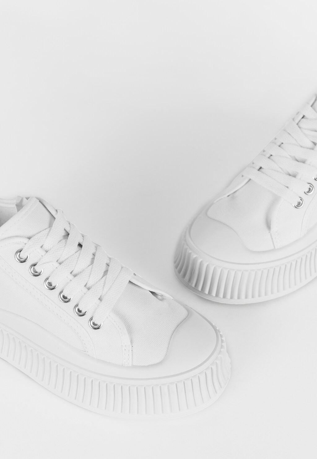 WJS białe sznurowane sneakersy damskie z karbowaną podeszwą WJS64072-19 Widok 4