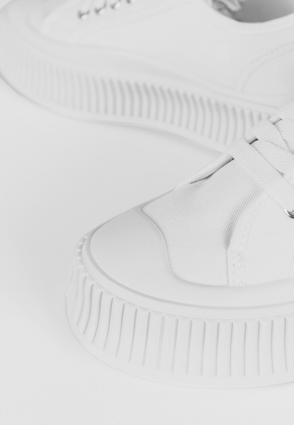 WJS białe sznurowane sneakersy damskie z karbowaną podeszwą WJS64072-19 Widok 5