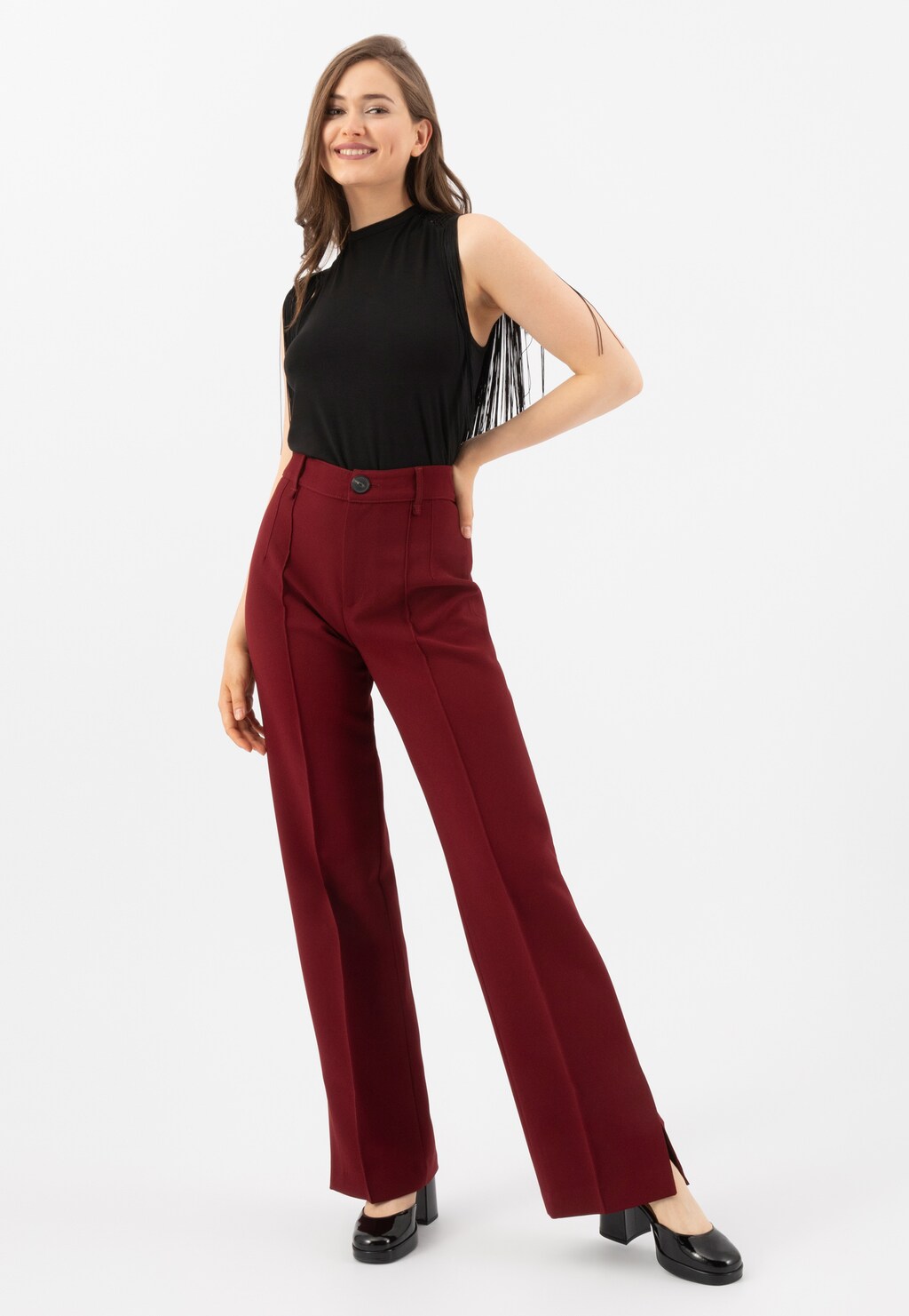 Svieži vánok do outfitu s čiernymi lodičkami s remienkom 35084-31 Widok 8