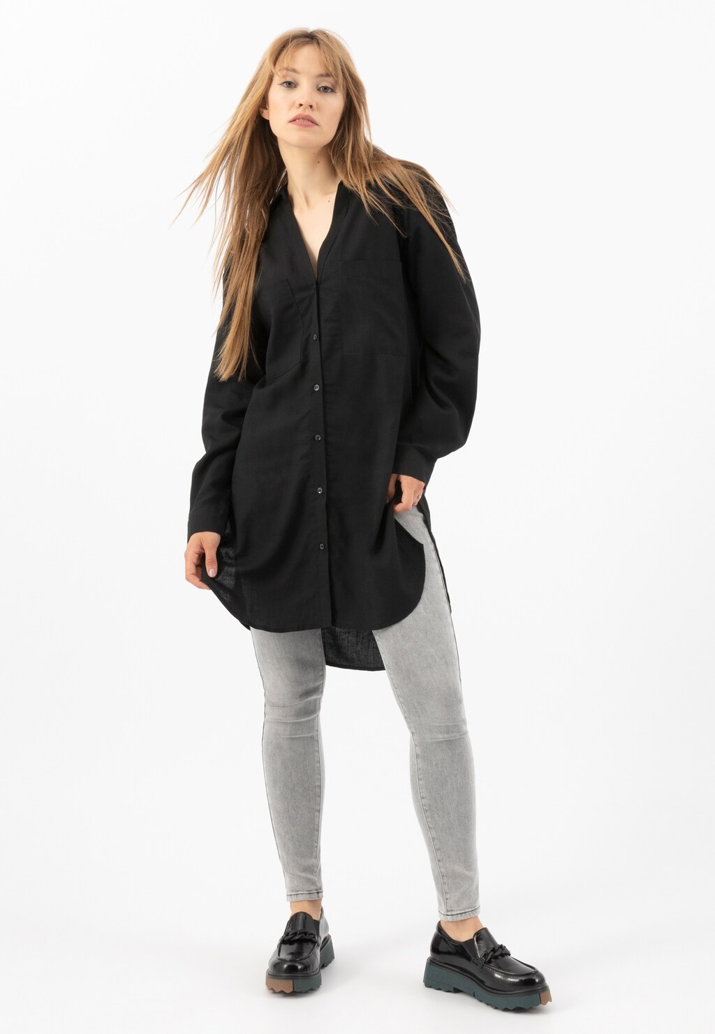 Oryginalne czarne mokasyny damskie z kolorową podeszwą 46177-31 Widok 1