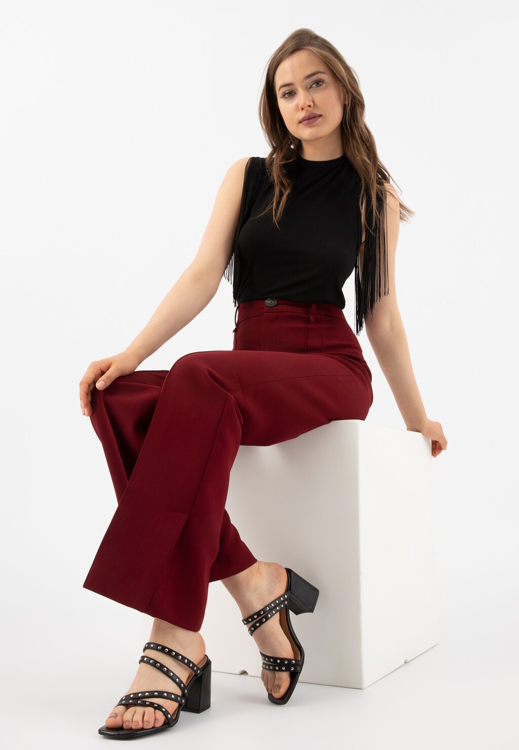 Czarne klapki damskie na obcasie w stylu urban 74080-51 Widok 7