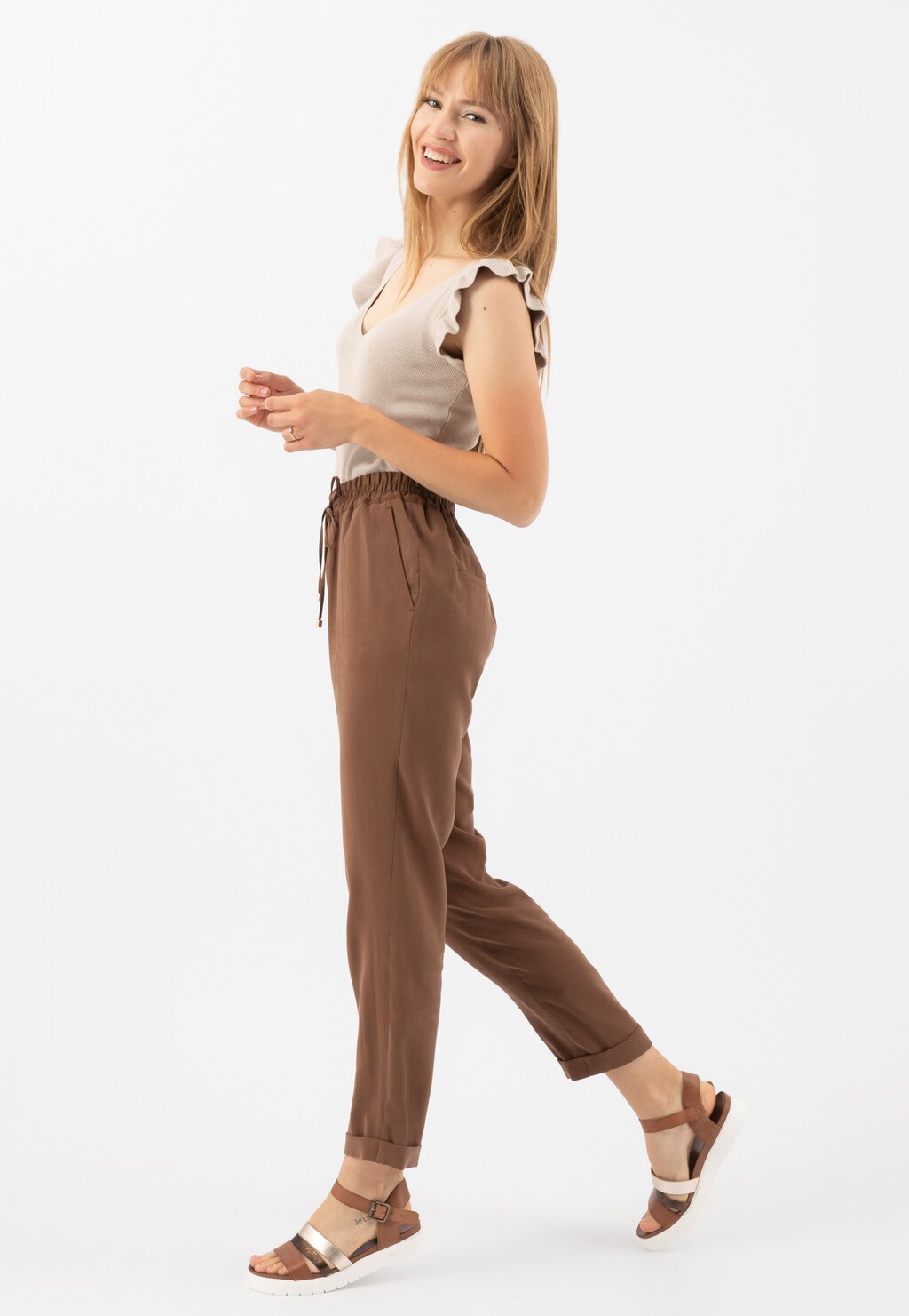 Objavte krásu ležérnosti v kožených letných sandáloch 76092-53 Widok 1