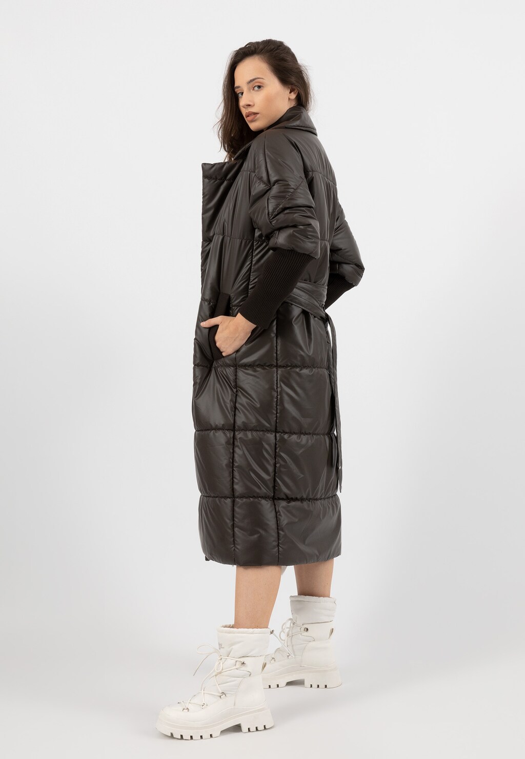 RELAKS długi brązowy ortalionowy płaszcz damski  R99011-44 Widok 3