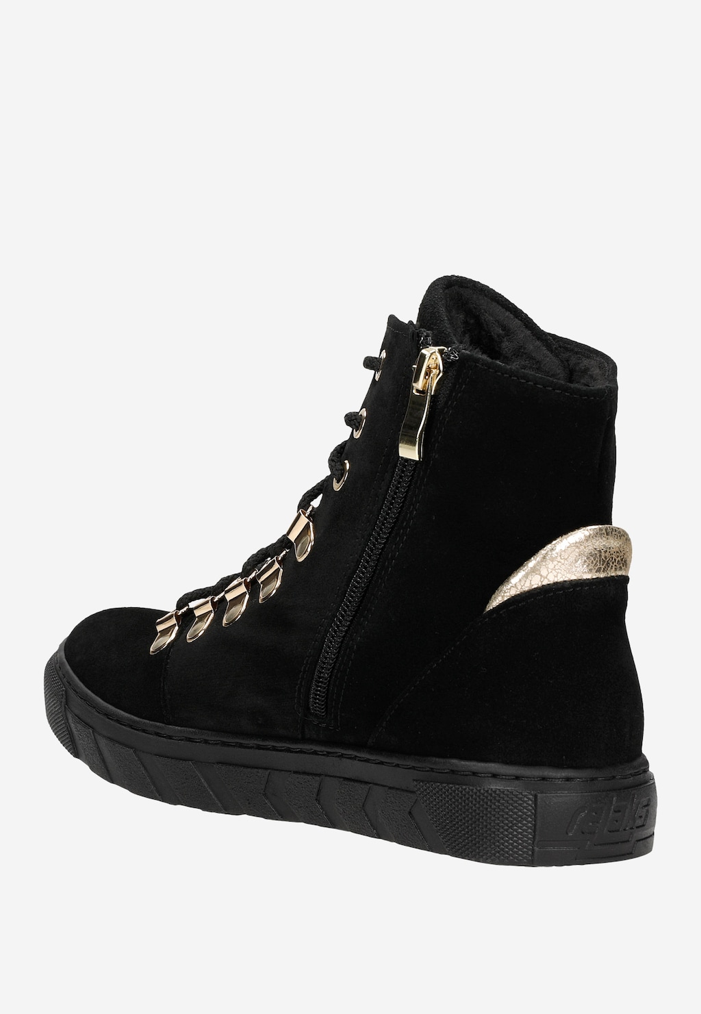 Czarne ocieplane trzewiki damskie Relaks R64006-61 ze złotymi elementami ozdobnymi, bocznym zamkiem i ocieplanym kołnierzem, na grubej czarnej podeszwie.