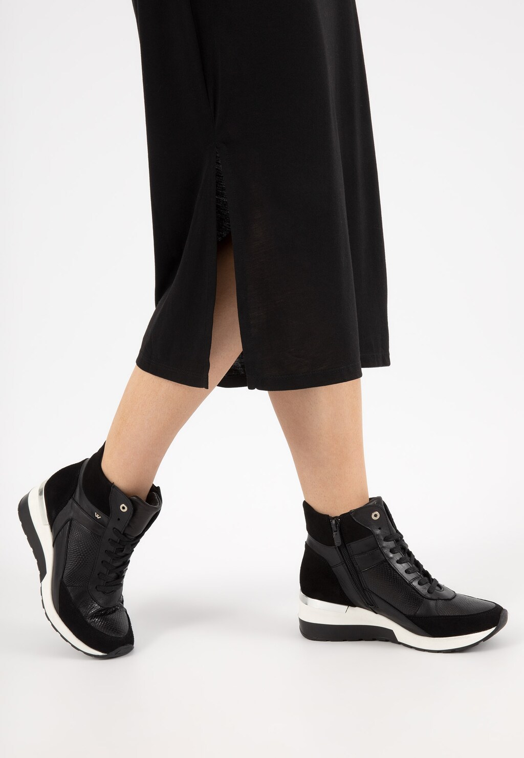 Czarne wysokie trzewiki damskie typu sneakers 64063-71 Widok 8