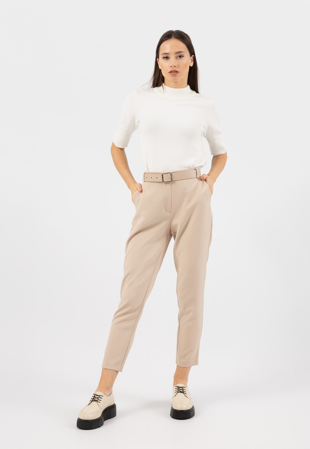 Beżowe skórzane creepersy damskie na czarnej podeszwie 46126-54 Widok 1