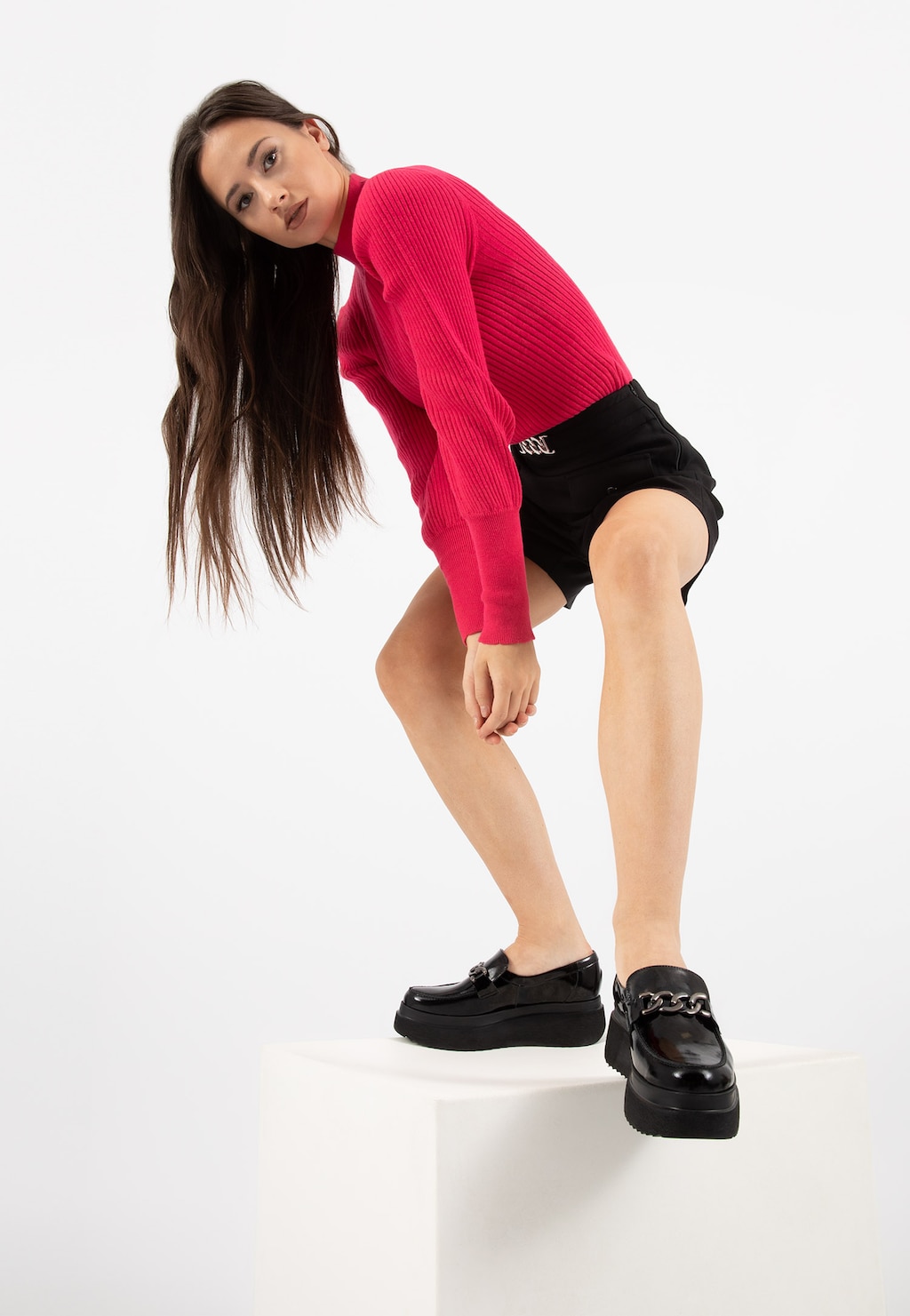 Nevšední černé lakované polobotky na platformě 46190-31 Widok 1