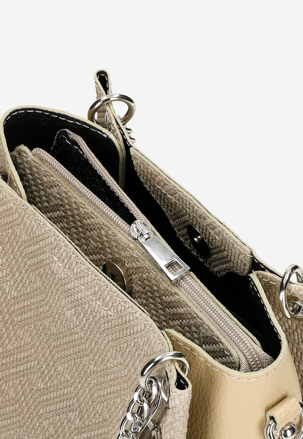 Beżowa torebka z ciekawym wzorem i breloczkiem 80316-74 Widok 6