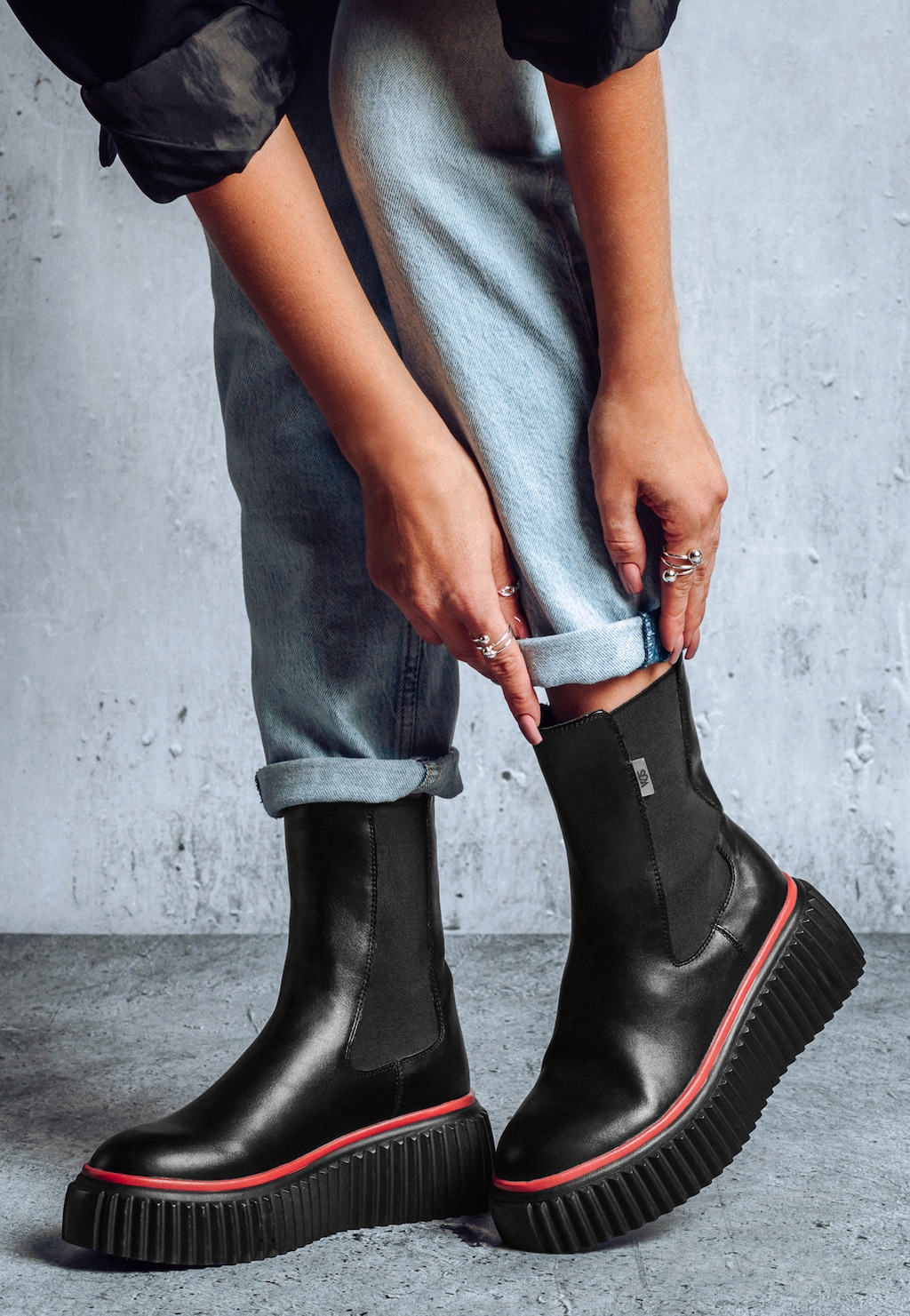 WJS czarne sztyblety z czerwoną obramówką na podeszwie WJS46045-51 Widok 1