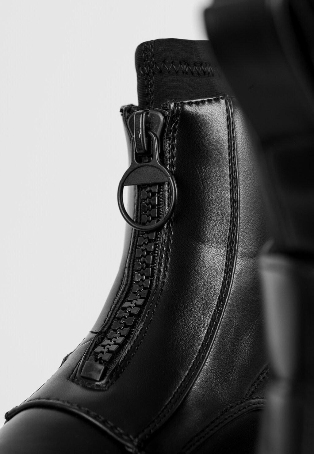 WJS czarne botki z zamkiem z przodu WJS46054-71 Widok 4