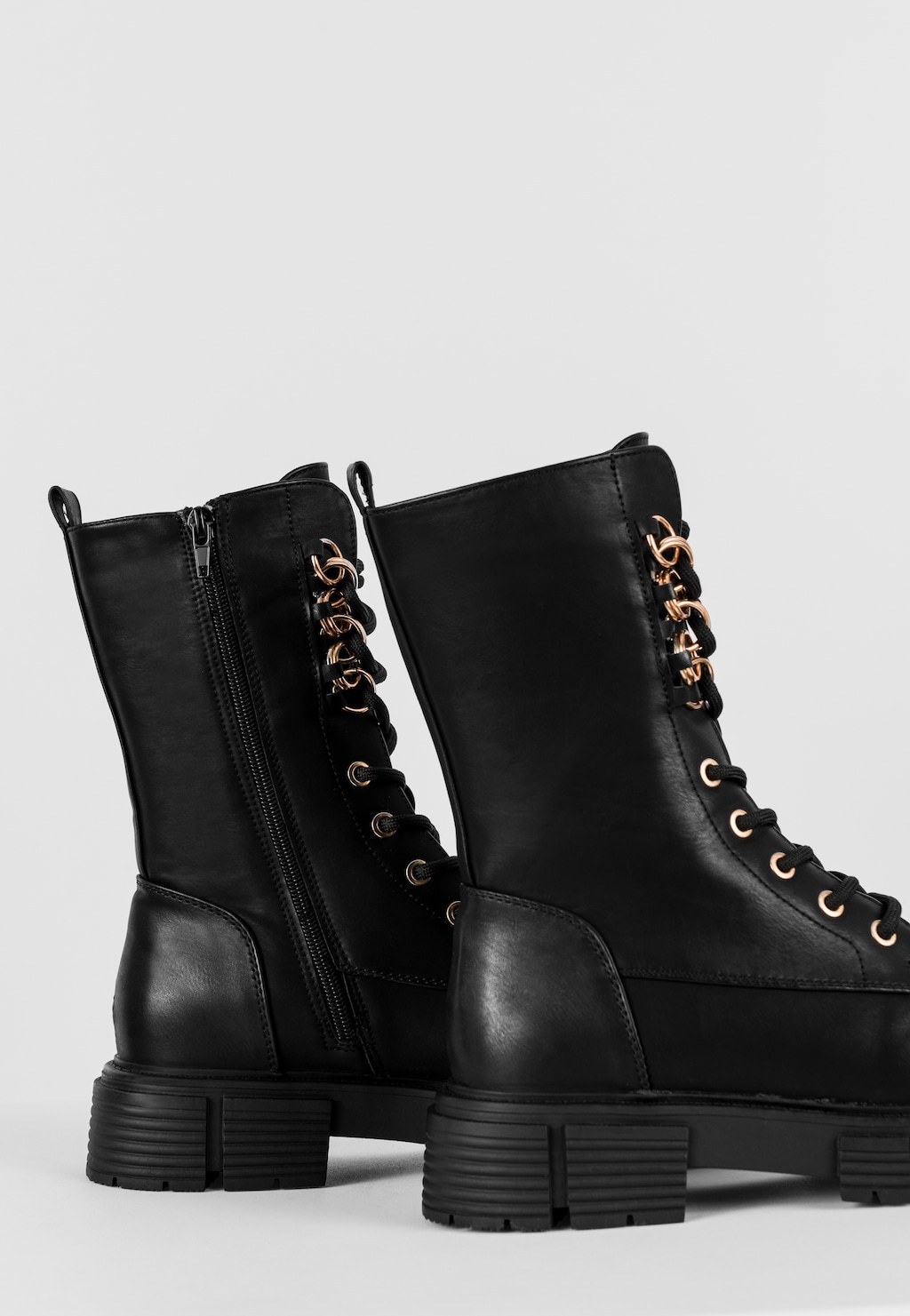 WJS czarne sznurowane trzewiki damskie ze złotymi ozdobnymi kółkami WJS55041-51 Widok 5