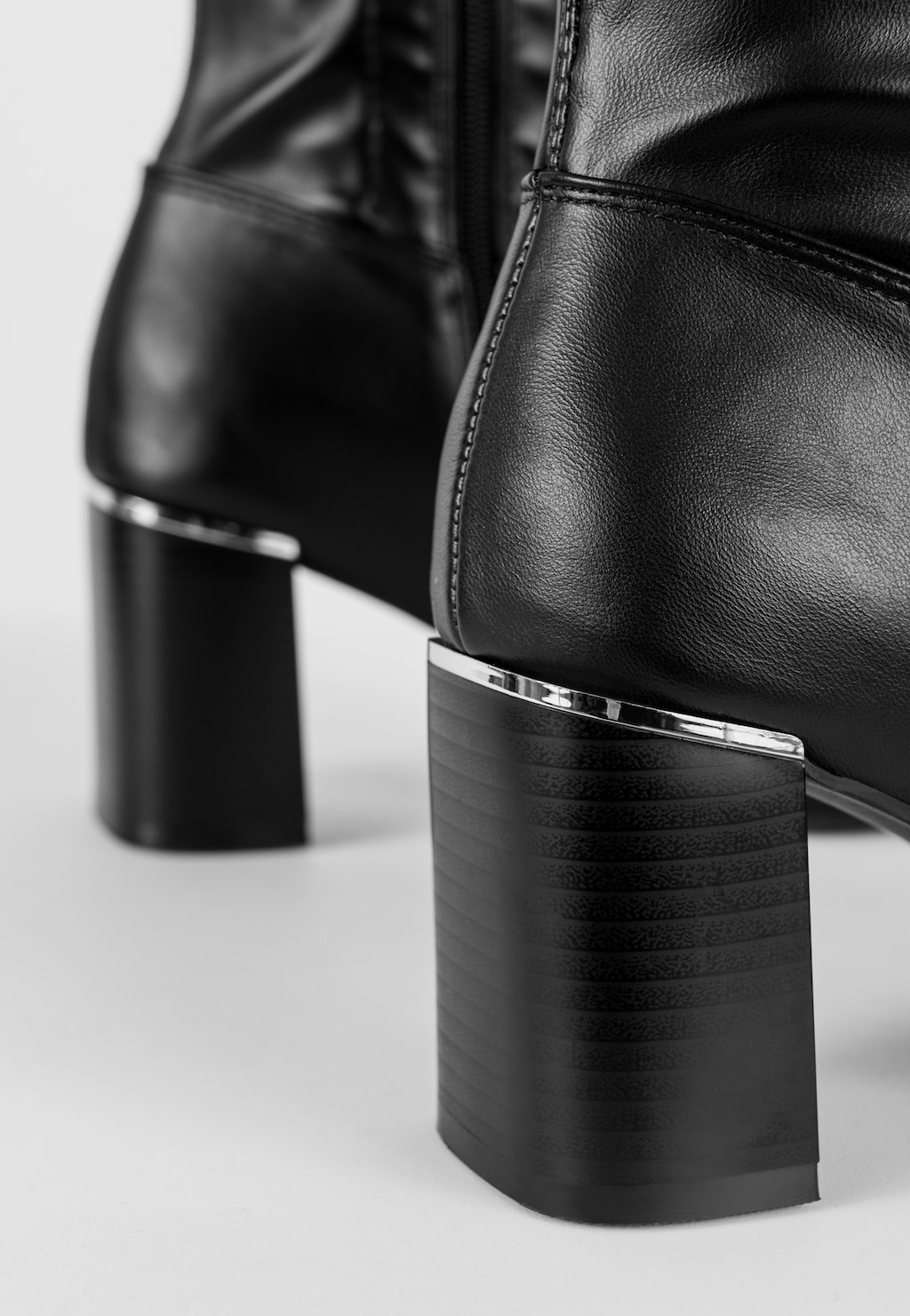 WJS czarne wysokie kozaki damskie na obcasie WJS45032-51 Widok 3