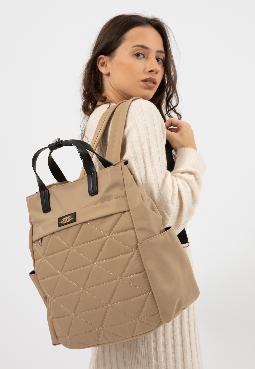 Béžový ruksak dámsky športovo-elegantný do mesta aj na túru R80292-14 Widok 9