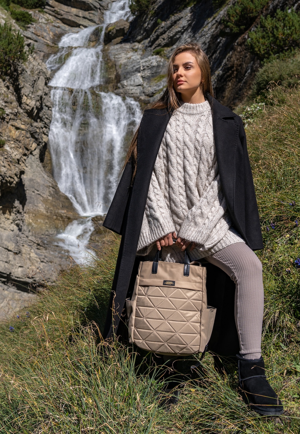 Béžový ruksak dámsky športovo-elegantný do mesta aj na túru R80292-14 Widok 1