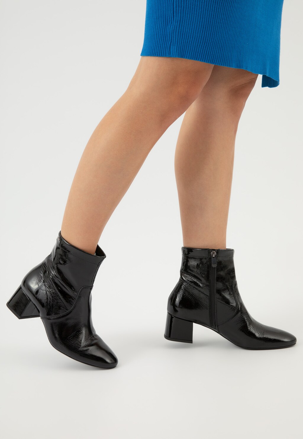 Czarne lakierowane botki damskie na obcasie 55094-31 Widok 7