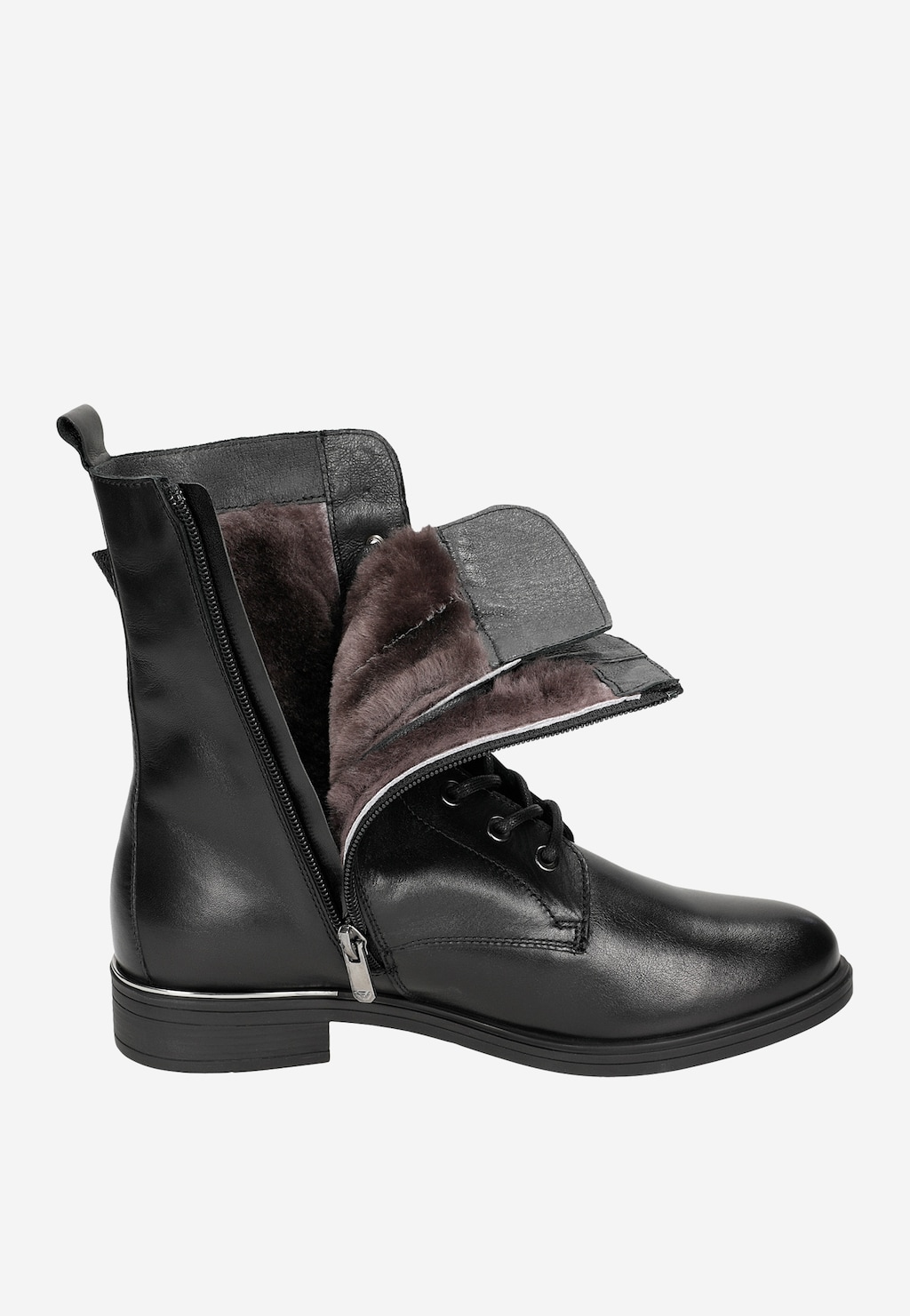 Czarne trzewiki damskie Wojas model 64042-71 z rozpiętym zamkiem ukazującym ciepłe futerko wewnątrz. Eleganckie połączenie weluru i skóry licowej na niskim obcasie.