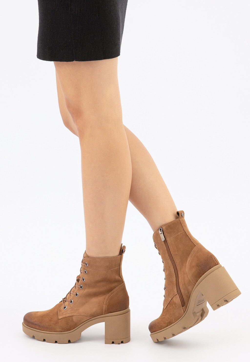 Dámske členkové čižmy na opätku v jemnej hnedej farbe 64060-63 Widok 7