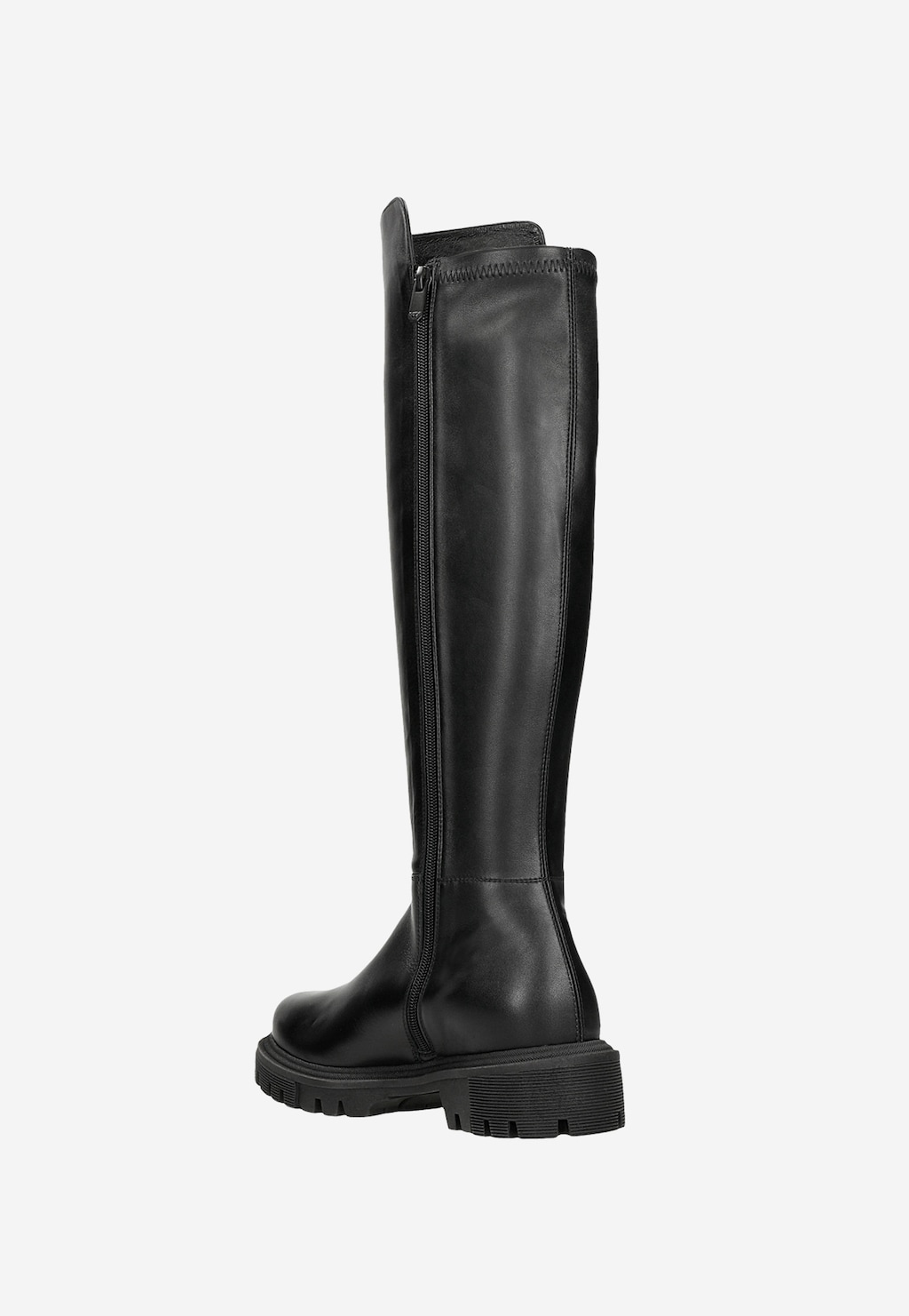 Czarne zimowe kozaki damskie Wojas model 71021-81 z bocznym zamkiem, wykonane z gładkiej skóry, na masywnej podeszwie typu traktor, przedstawione z boku.