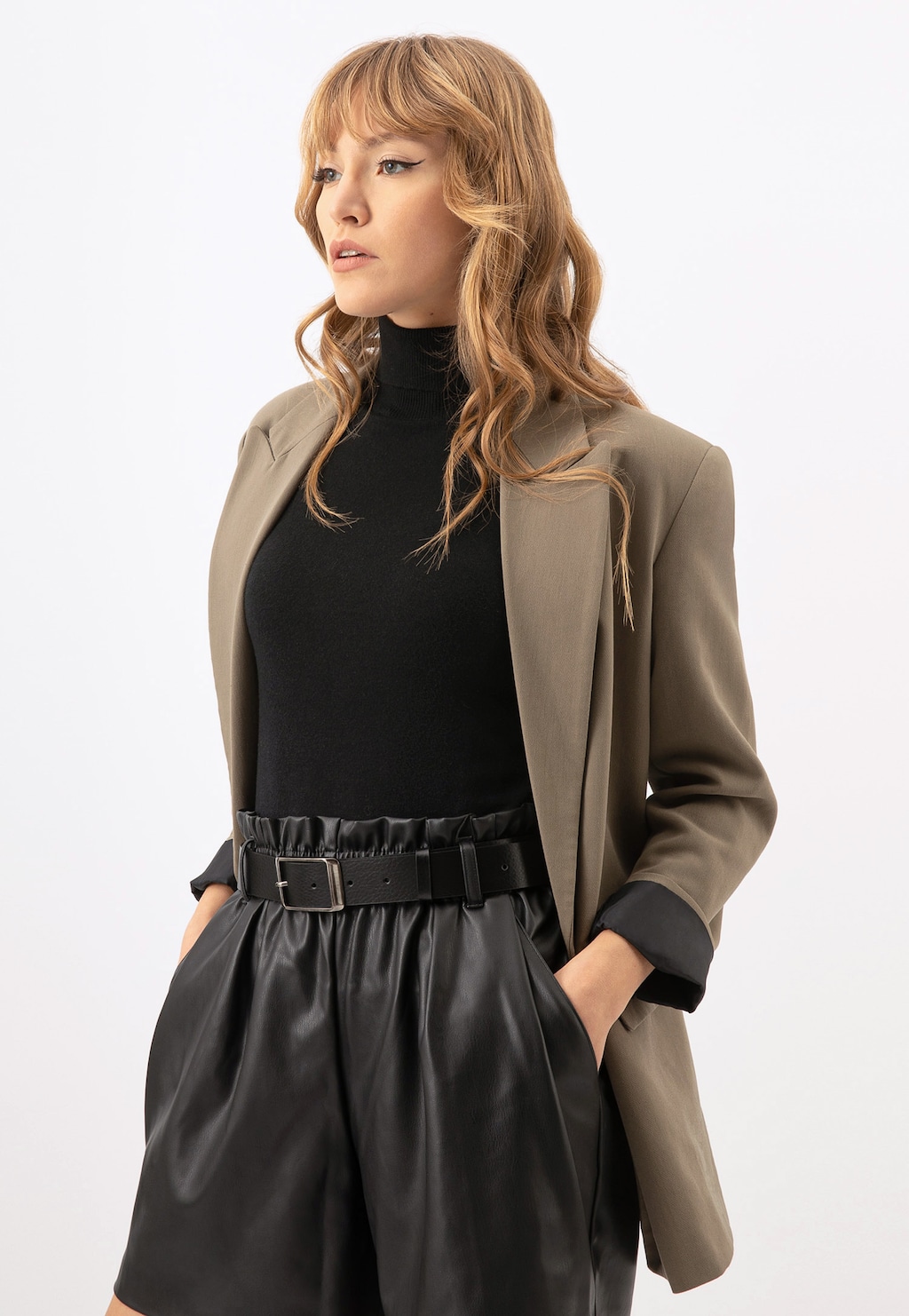Široký dámsky kožený opasok v minimalistickom dizajne 93020-51 Widok 1