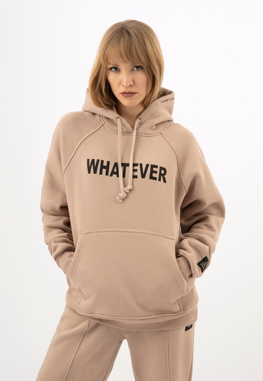RELAKS beżowa bluza damska dresowa z napisem R98012-14 Widok 4