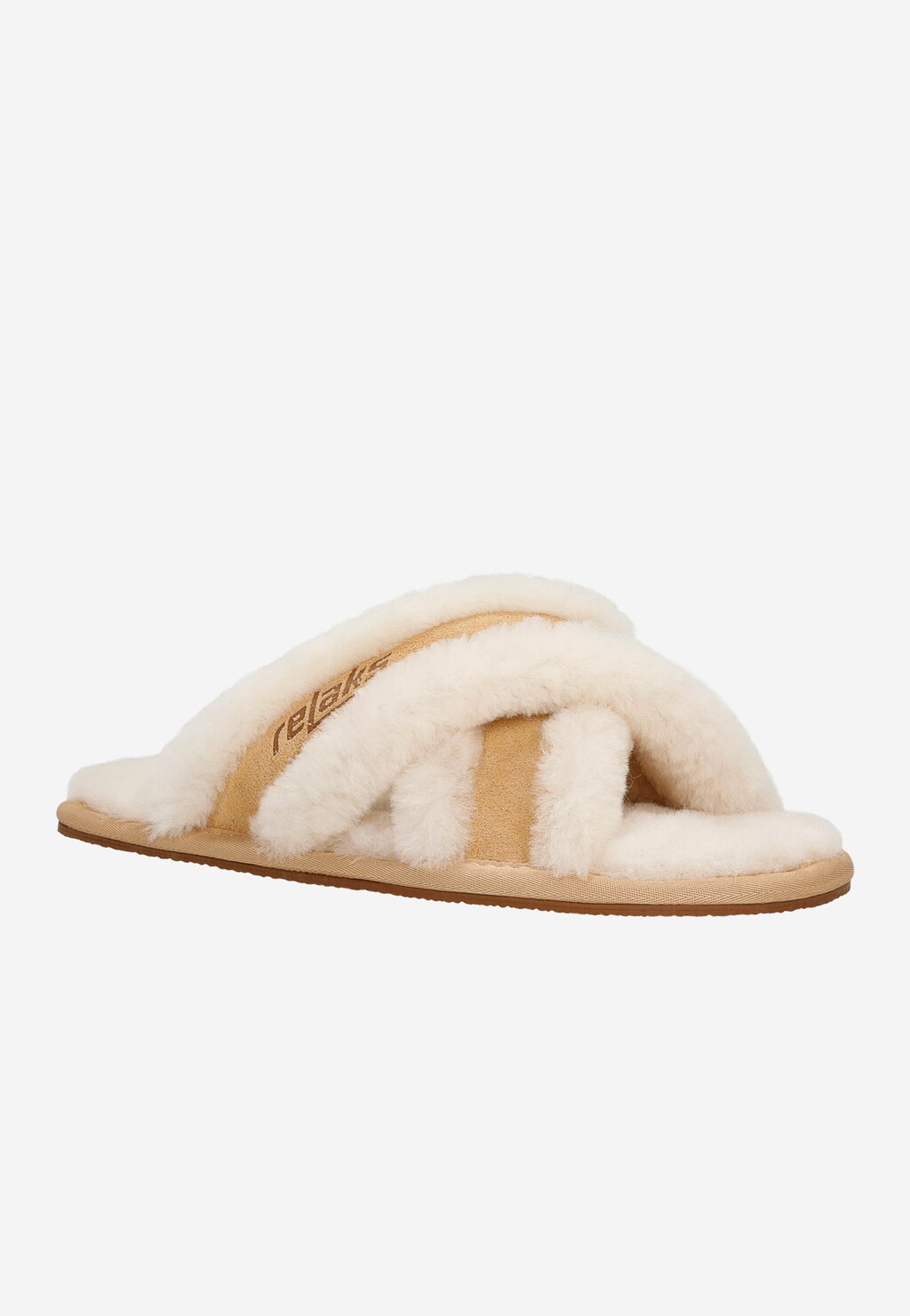 Puchate pantofle damskie RELAKS model R34005-64 w kolorze beżowym z krzyżującymi się paskami z miękkiego futerka i wygodną podeszwą, widok z boku.