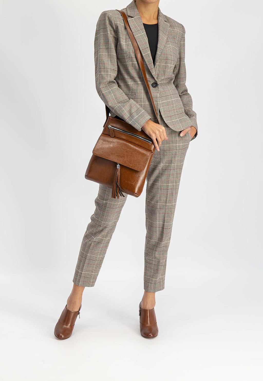 Hnědá dámská kabelka z lícové kůže se střapcem 80038-53 Widok 1