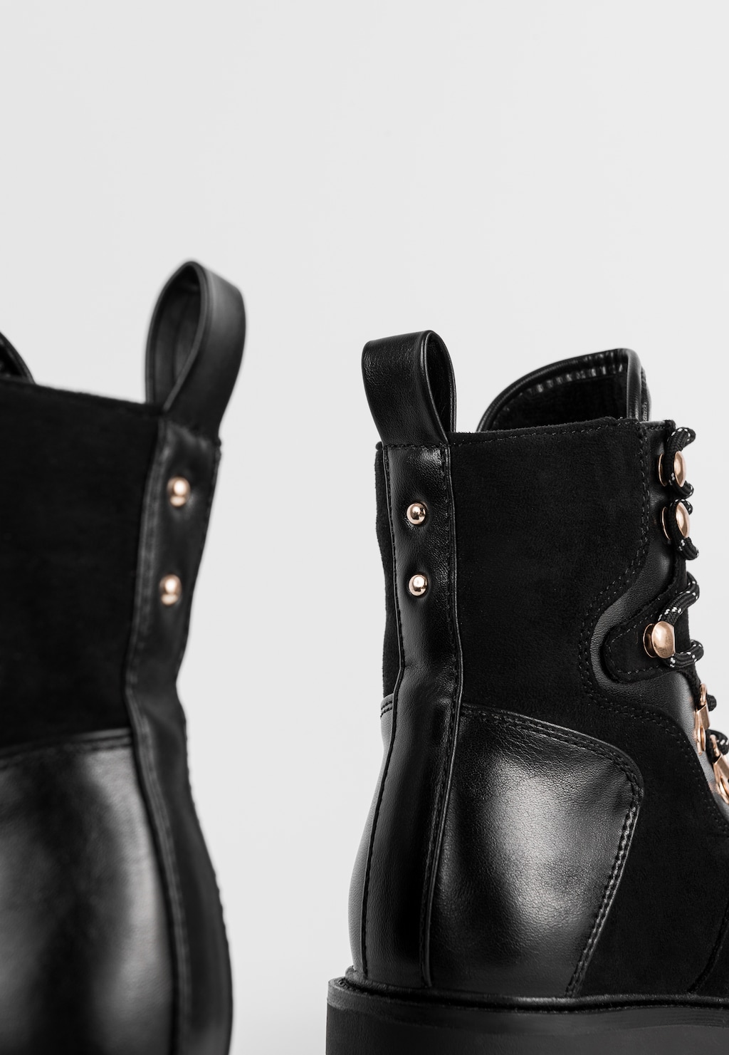 WJS czarne trzewiki damskie ze złotymi elementami WJS55035-71 Widok 4