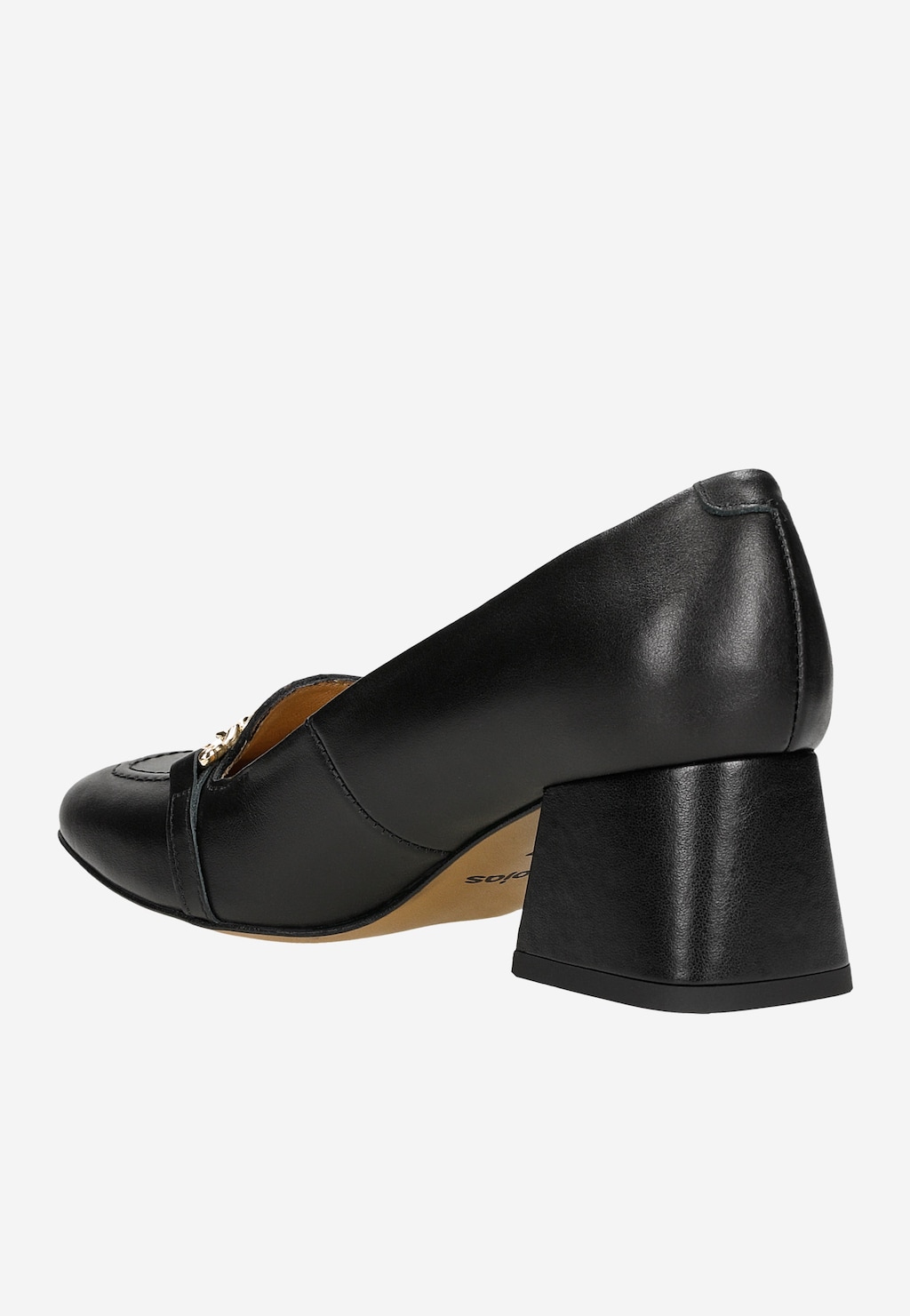 Czarne skórzane mokasyny damskie Wojas model 46237-51 z boku, ukazujące elegancki obcas oraz złotą metalową ozdobę na wierzchu buta.