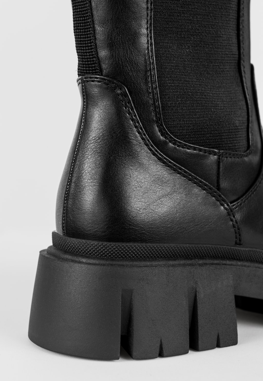 WJS czarne kozaki z elastyczną gumą na boku  WJS45022-51 Widok 4