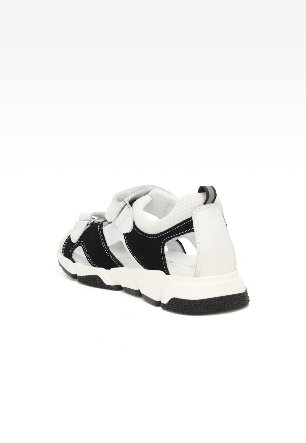Czarno-białe sandały Bartek 19119003 dla chłopców z rzepami, widok z boku, ukazujący sportowy design z podeszwą antyposlizgową i wygodnym zapięciem.