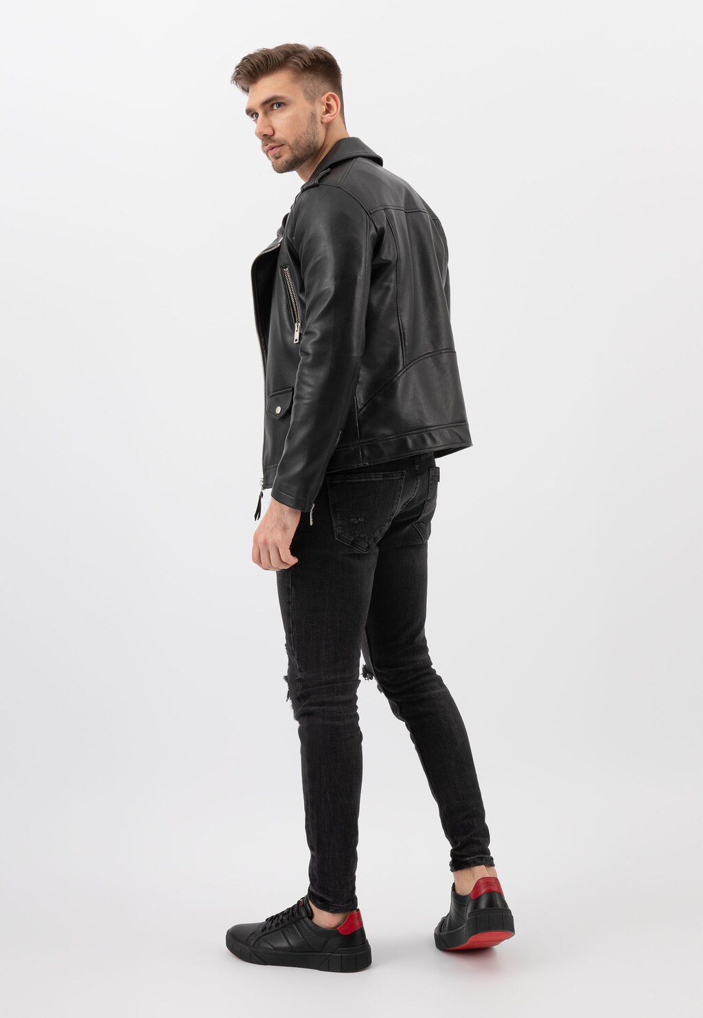 Czarne trampki męskie z czerwonym zapiętkiem 10127-50 Widok 7