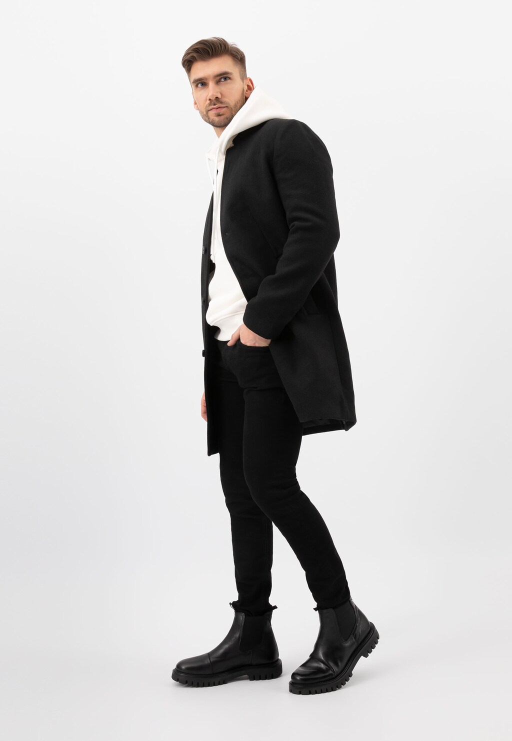 Czarne skórzane sztyblety męskie z podeszwą na bieżniku 20020-51 Widok 7