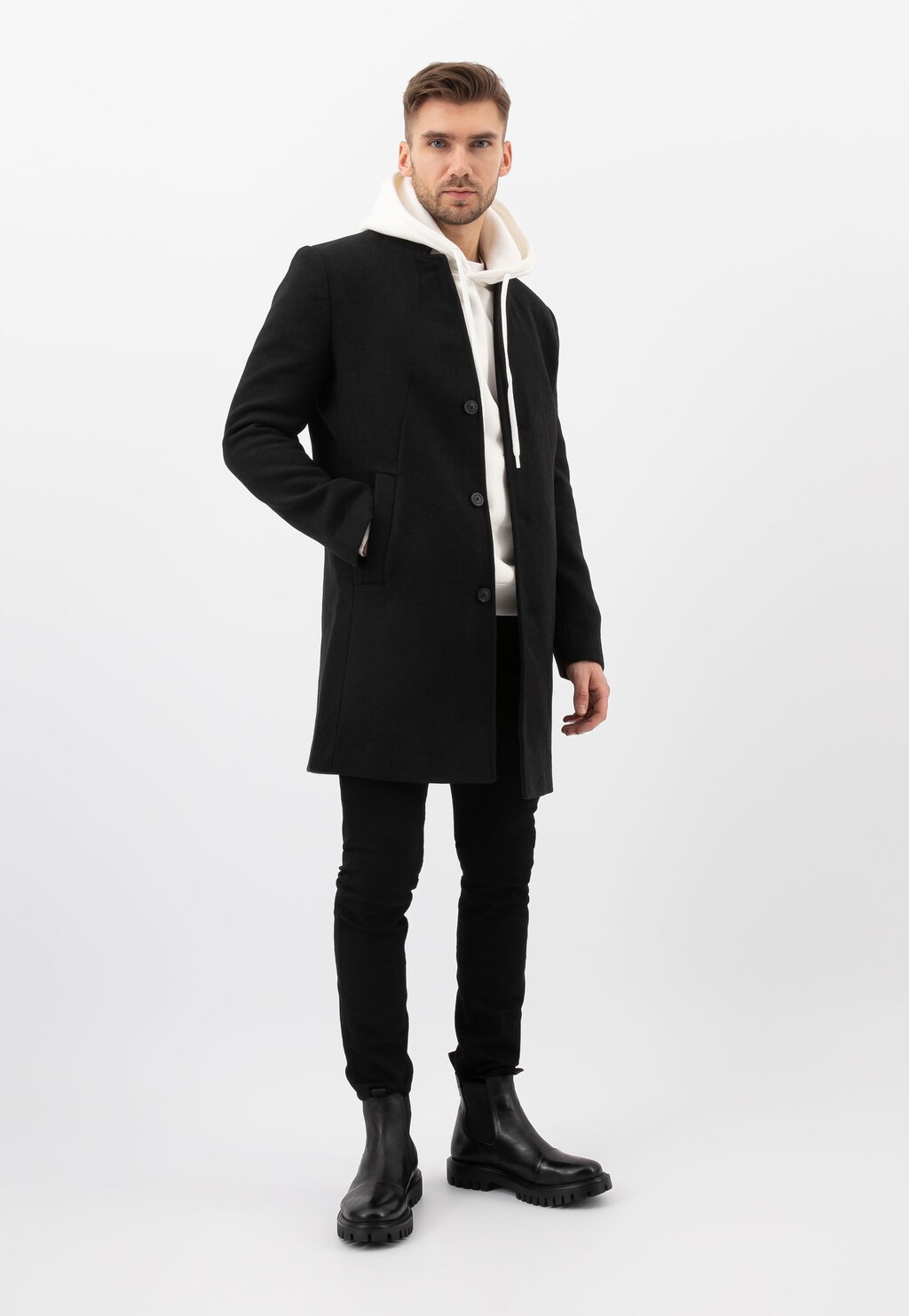 Czarne skórzane sztyblety męskie z podeszwą na bieżniku 20020-51 Widok 1