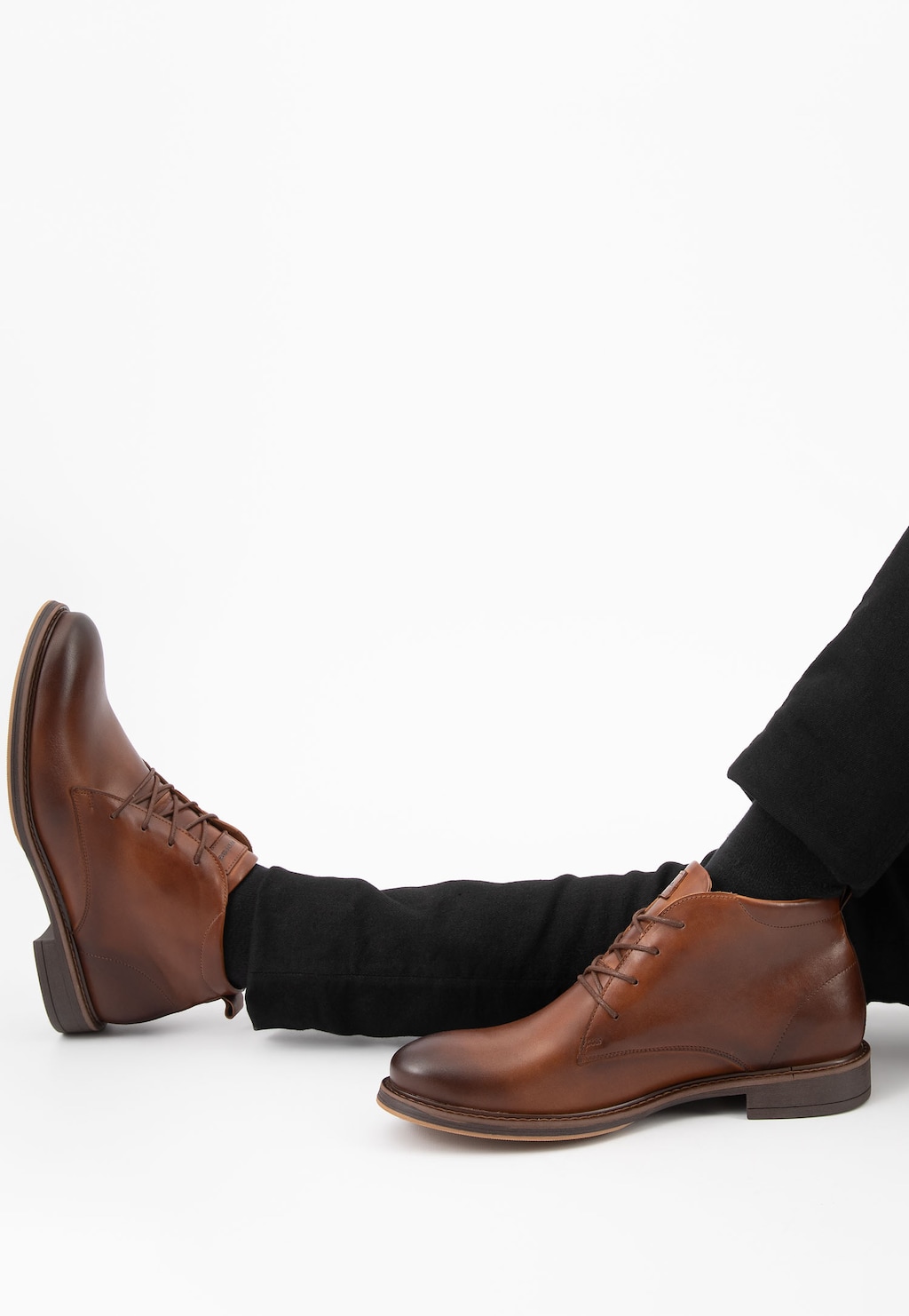 Jasnobrązowe klasyczne trzewiki męskie ze skóry licowej 24053-53 Widok 7